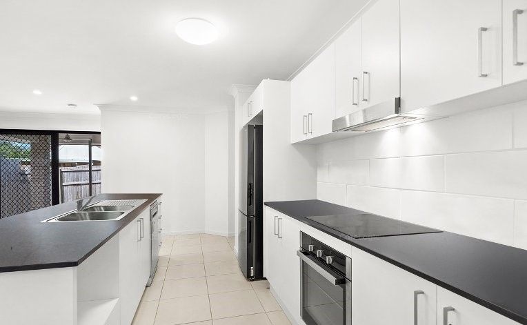 8 Kelly Place, Loganlea, QLD 4131