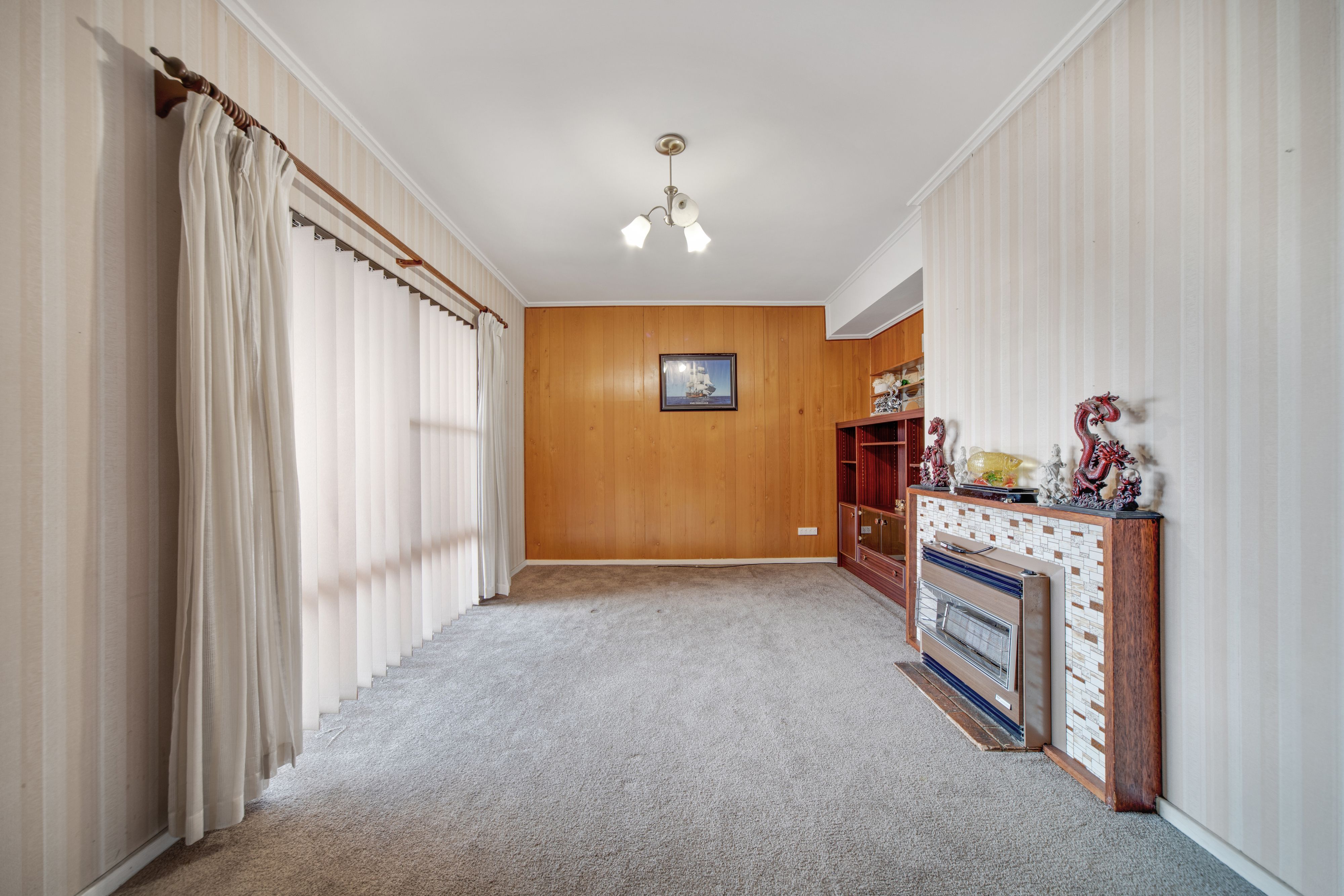 8 Lucerne Grove, Findon, SA 5023