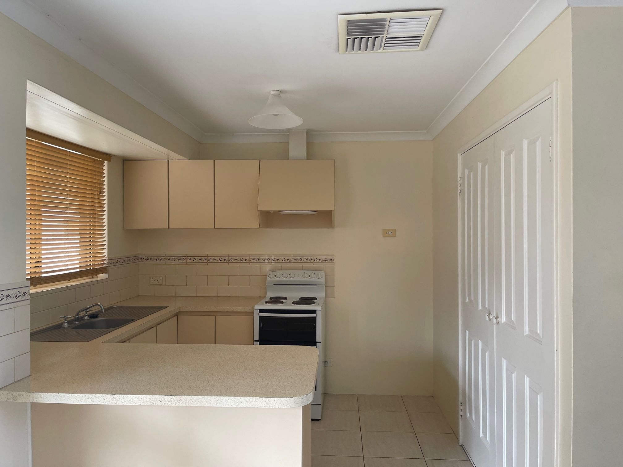 28 North Shore Drive, Dongara, WA 6525