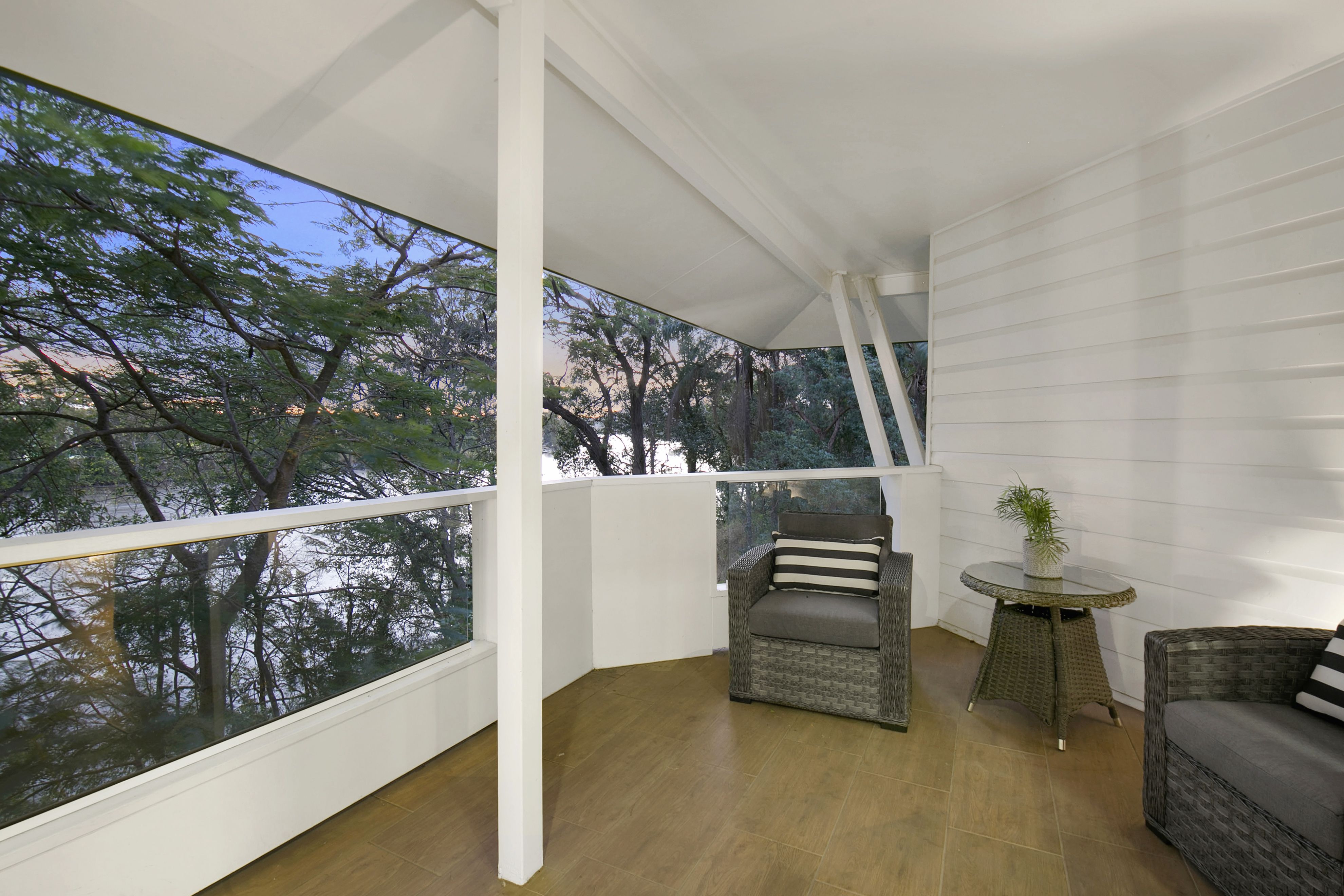 9 Rosecliffe Street, Highgate Hill QLD 4101
