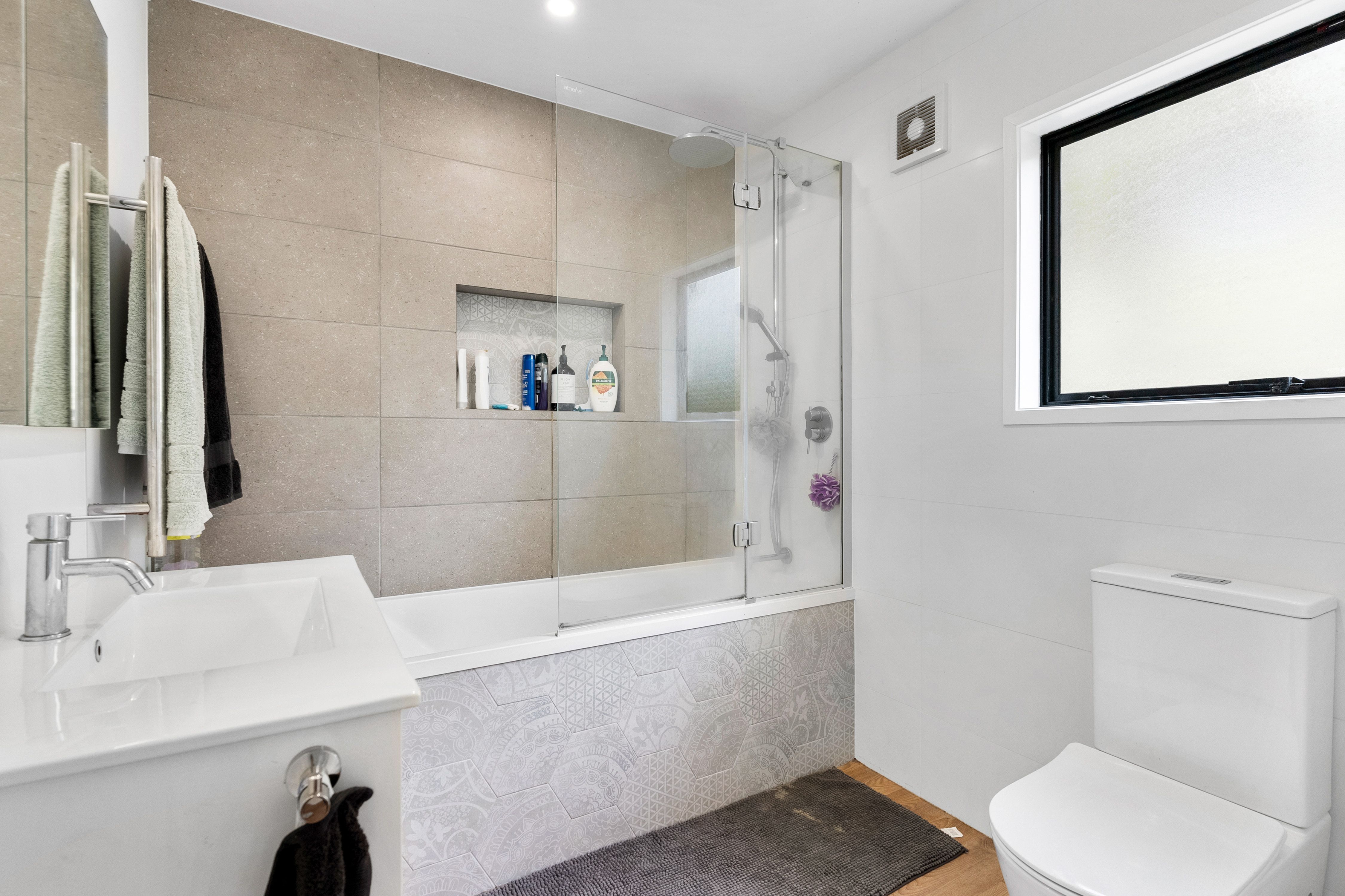 197 Forest Hill Road, Waiatarua, Waitakere City