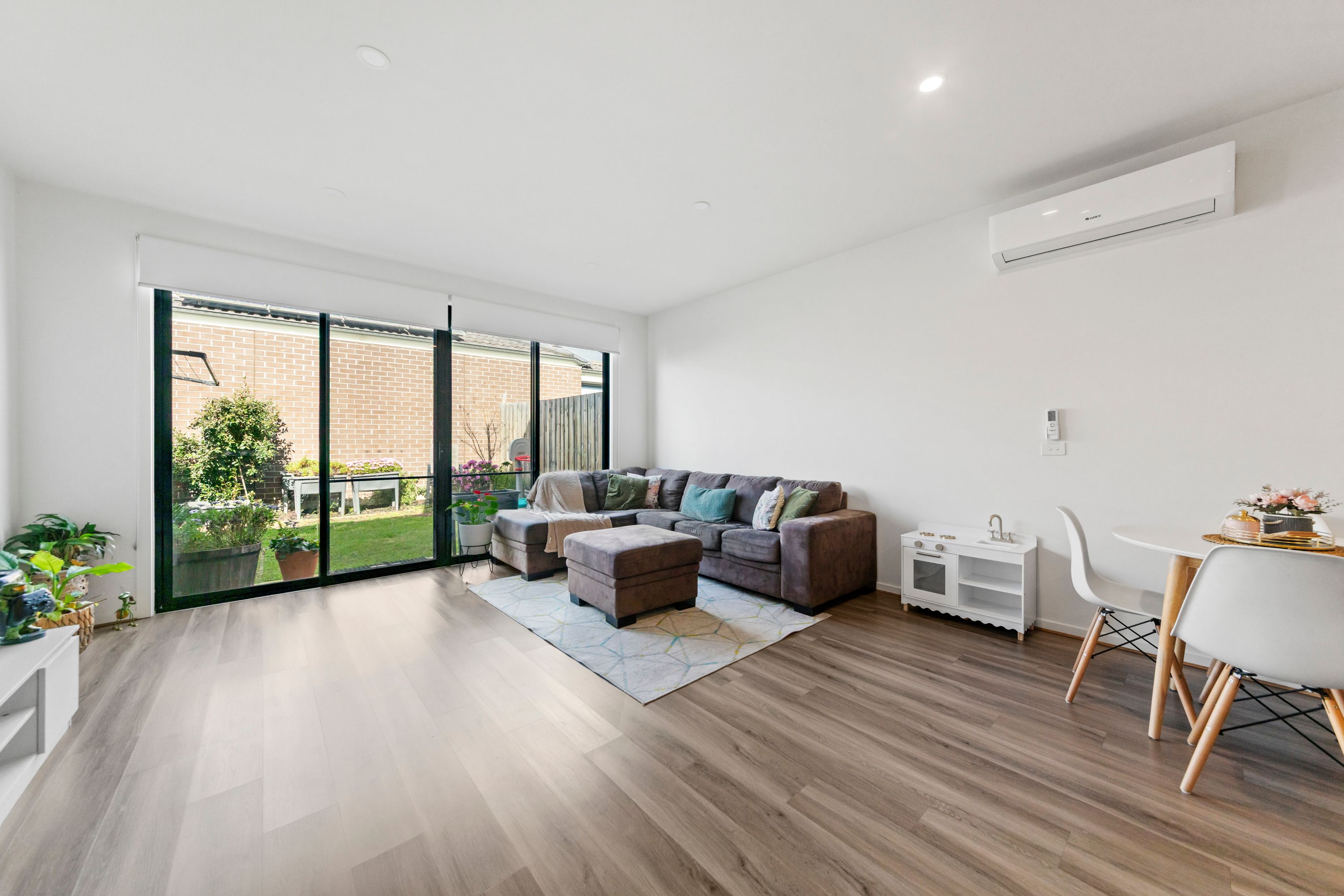 34 Hawkesbury Street — photo 13 of 20