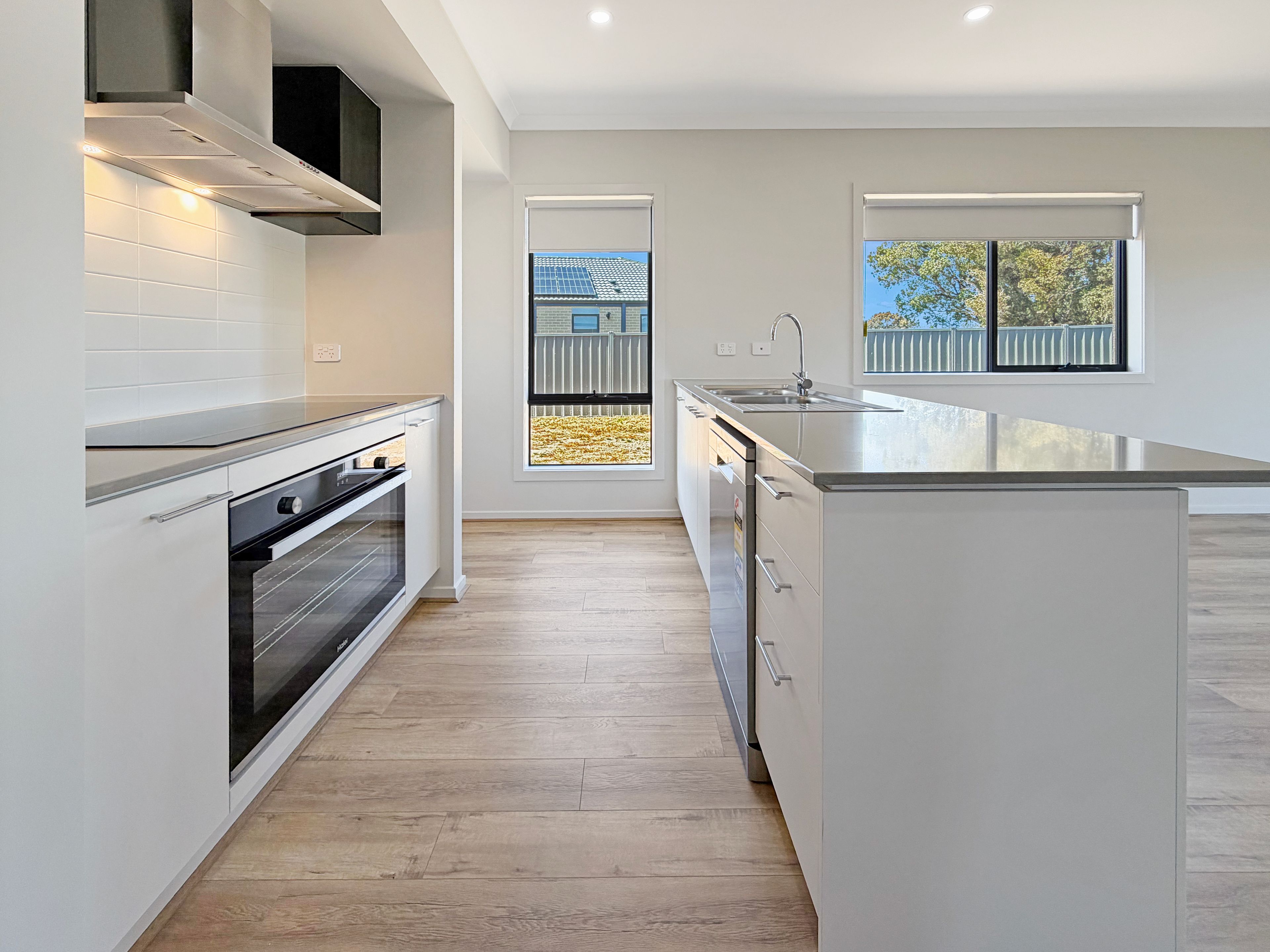 12 Wattle Drive — photo 2 of 12