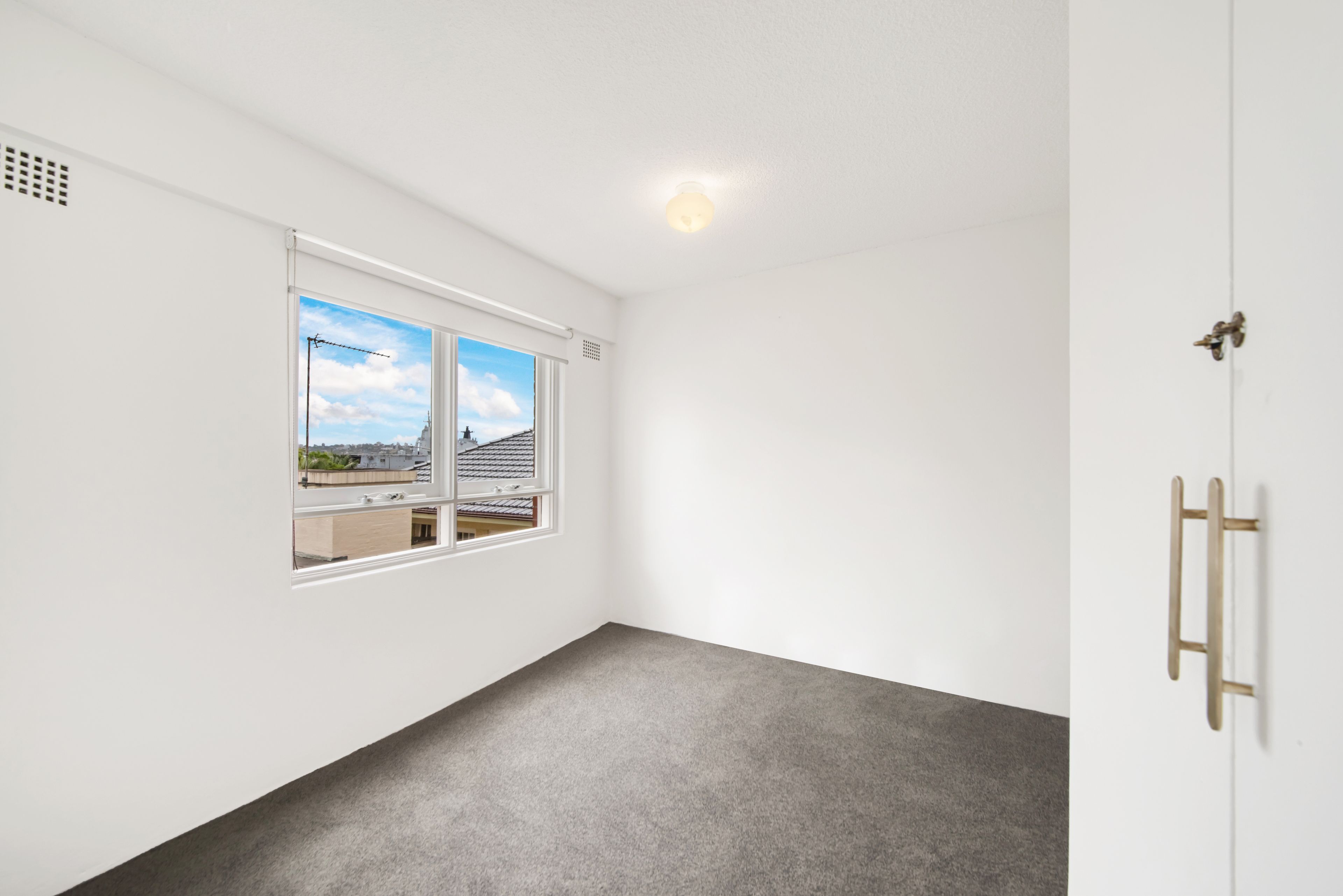 10/8 Wylde Street — photo 6 of 9