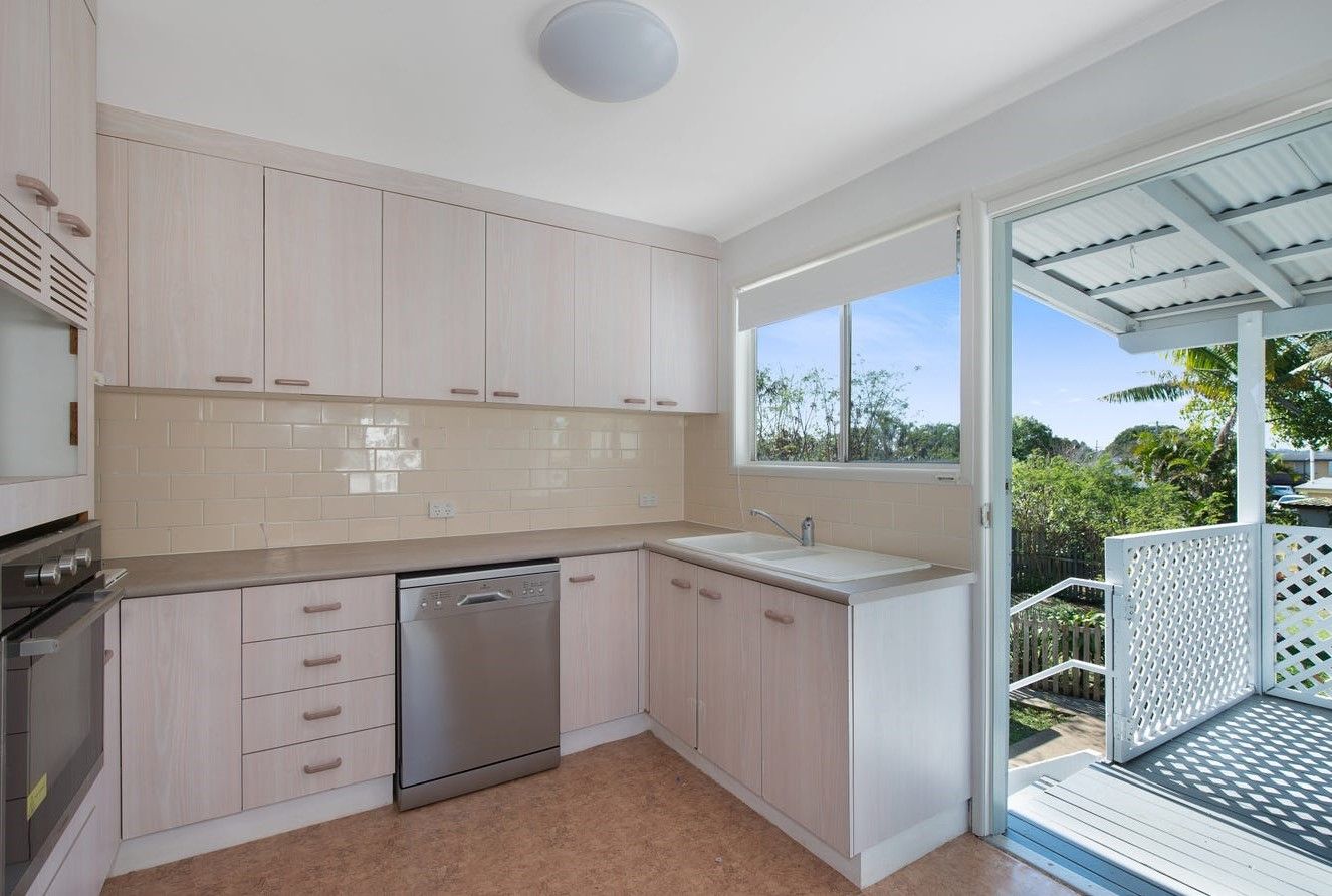 30 Andrew Street, Kallangur, QLD 4503