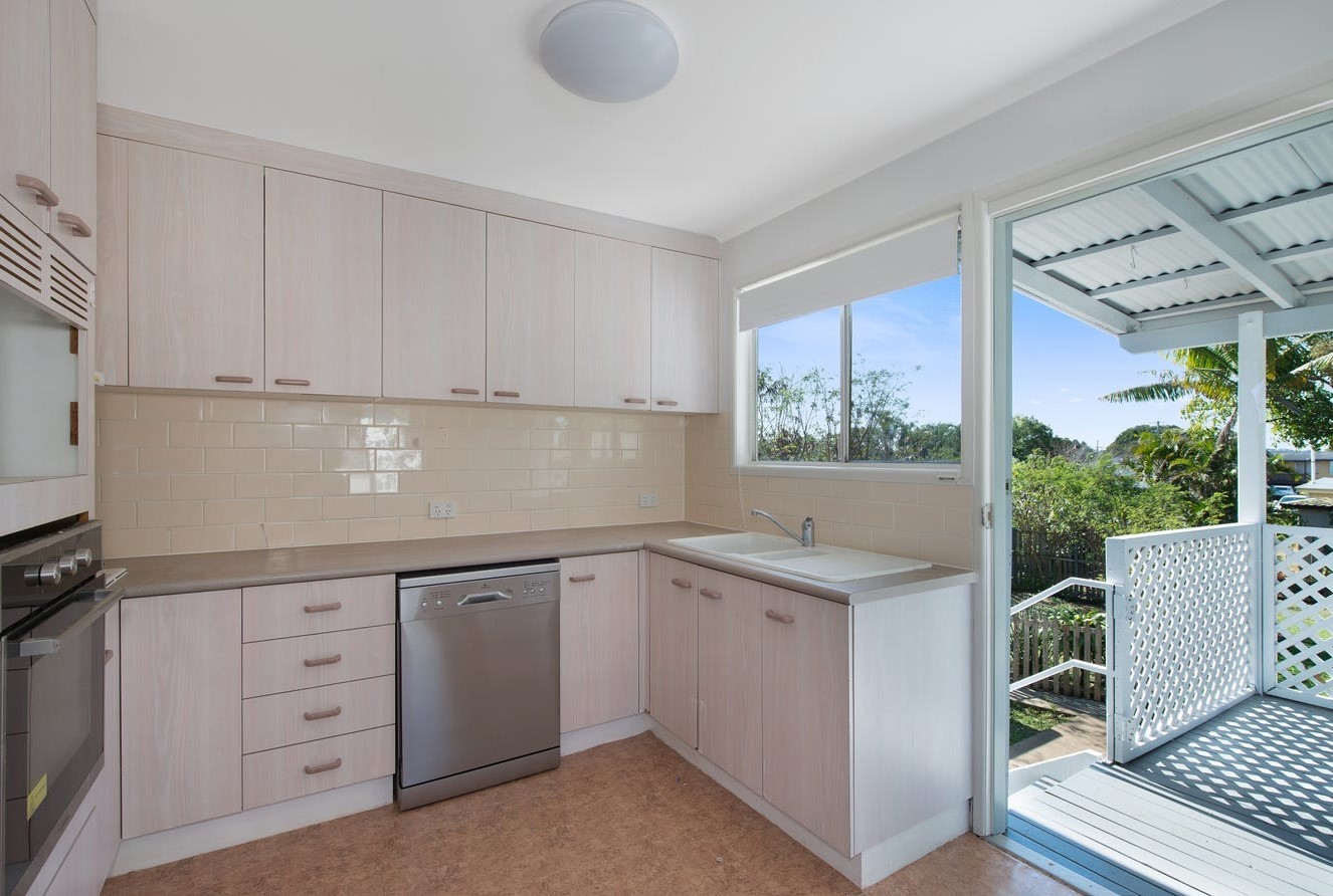 30 Andrew Street, Kallangur, QLD 4503