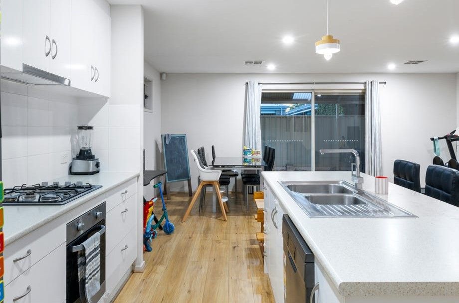 21 Costa Street — photo 9 of 18