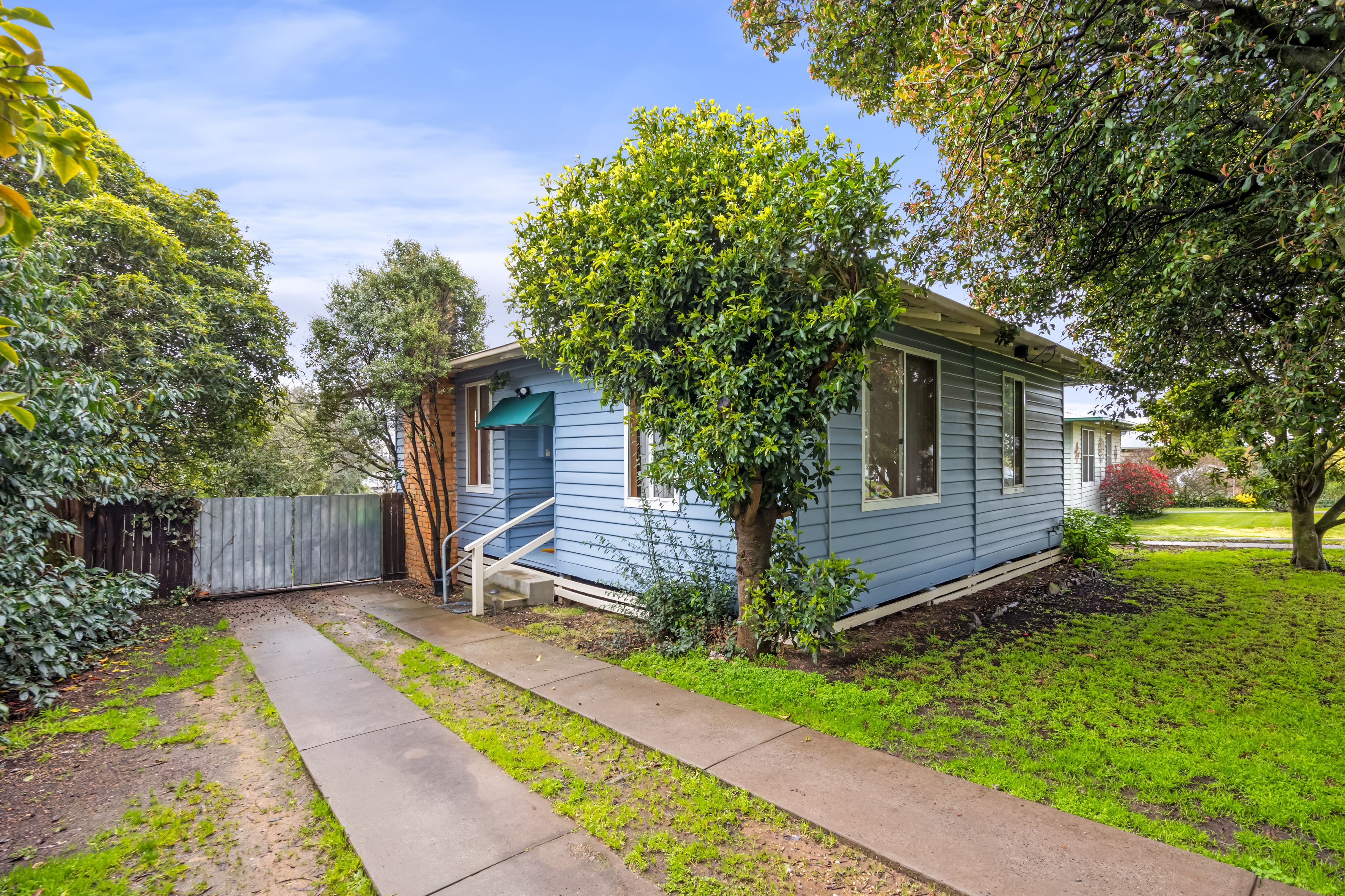 1 Montgomery Street — photo from Ray White Ararat