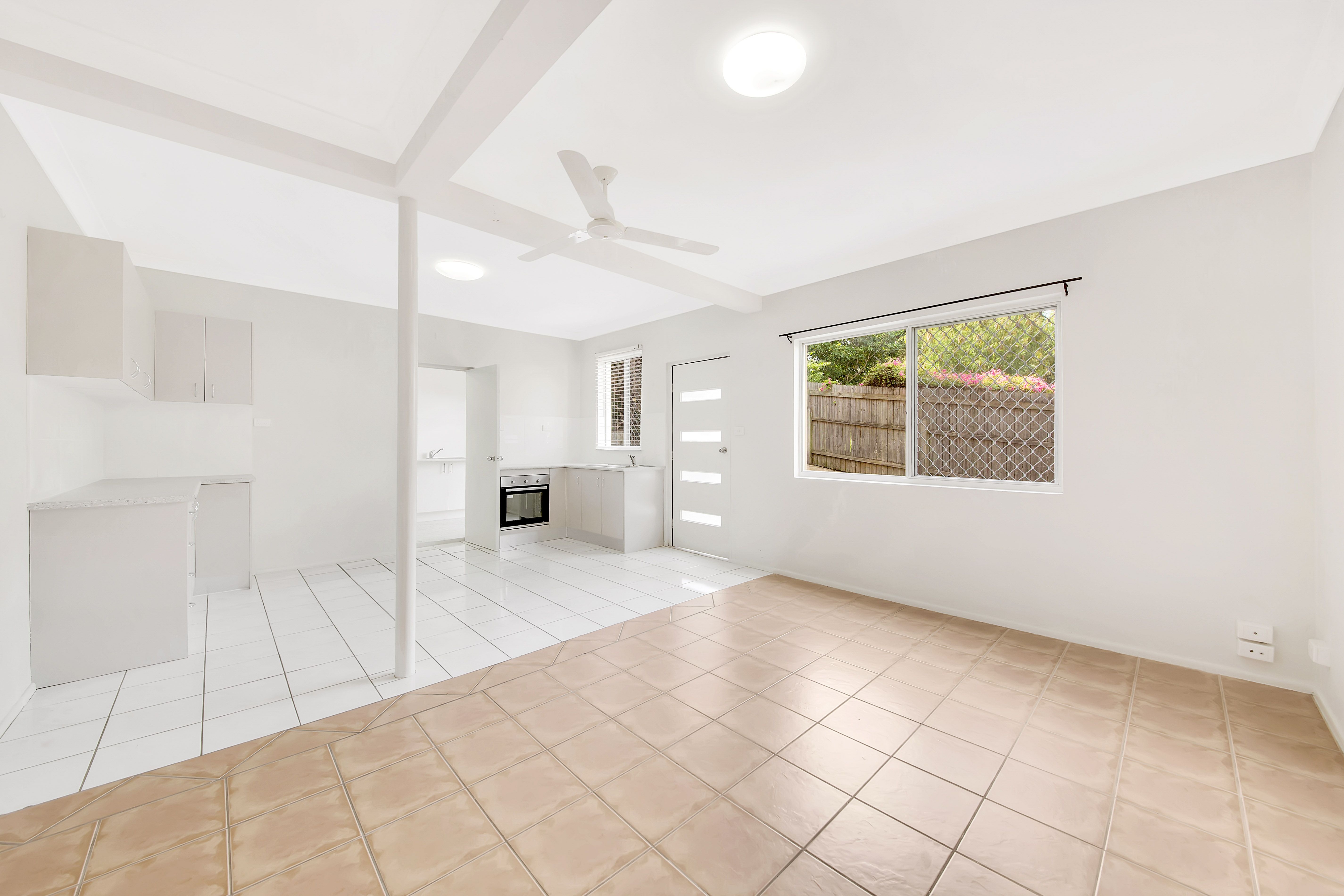 2/36A Kent Street, West Gladstone, QLD 4680