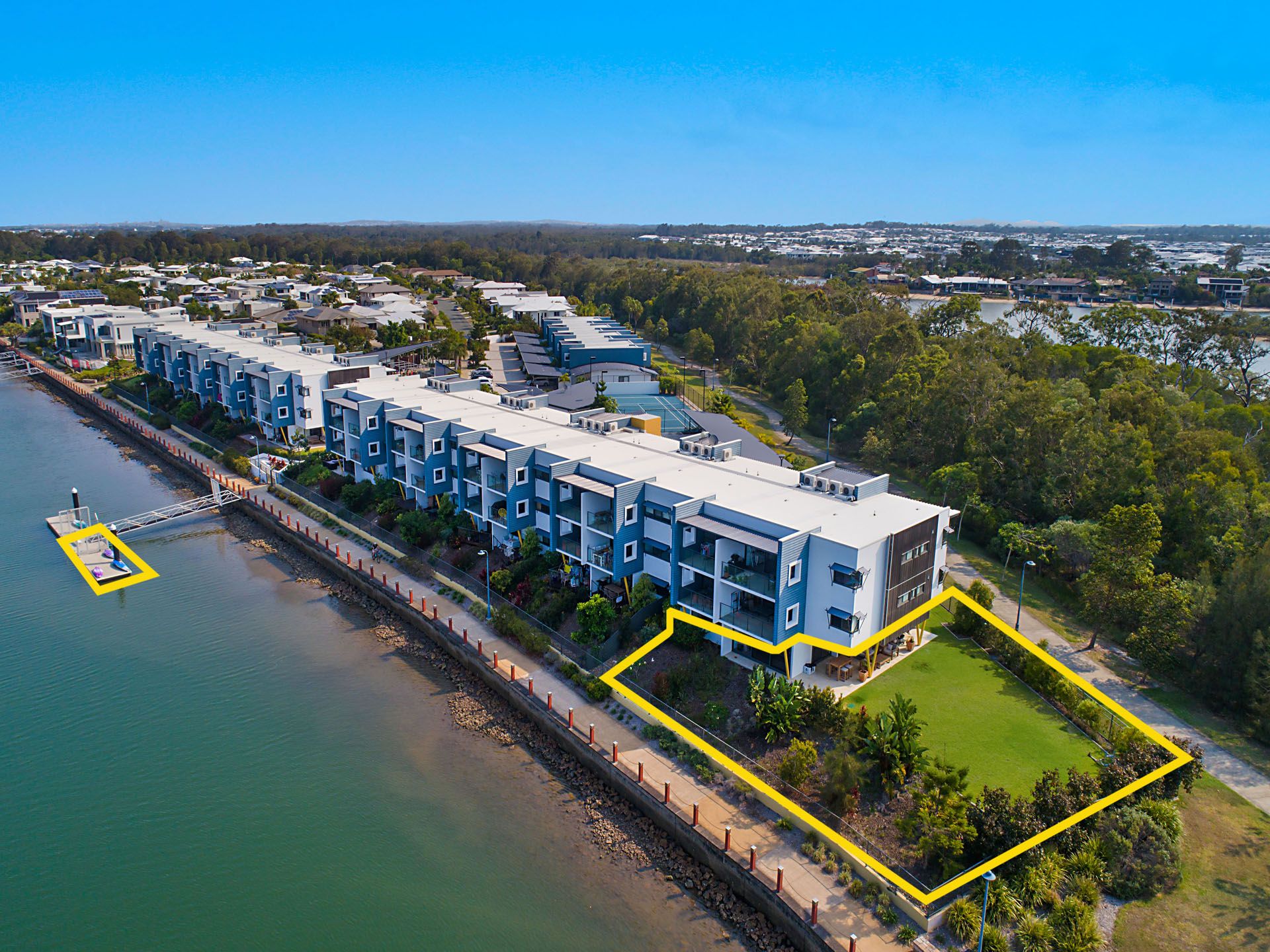 1 Fiji Court, Kawana Island QLD 4575