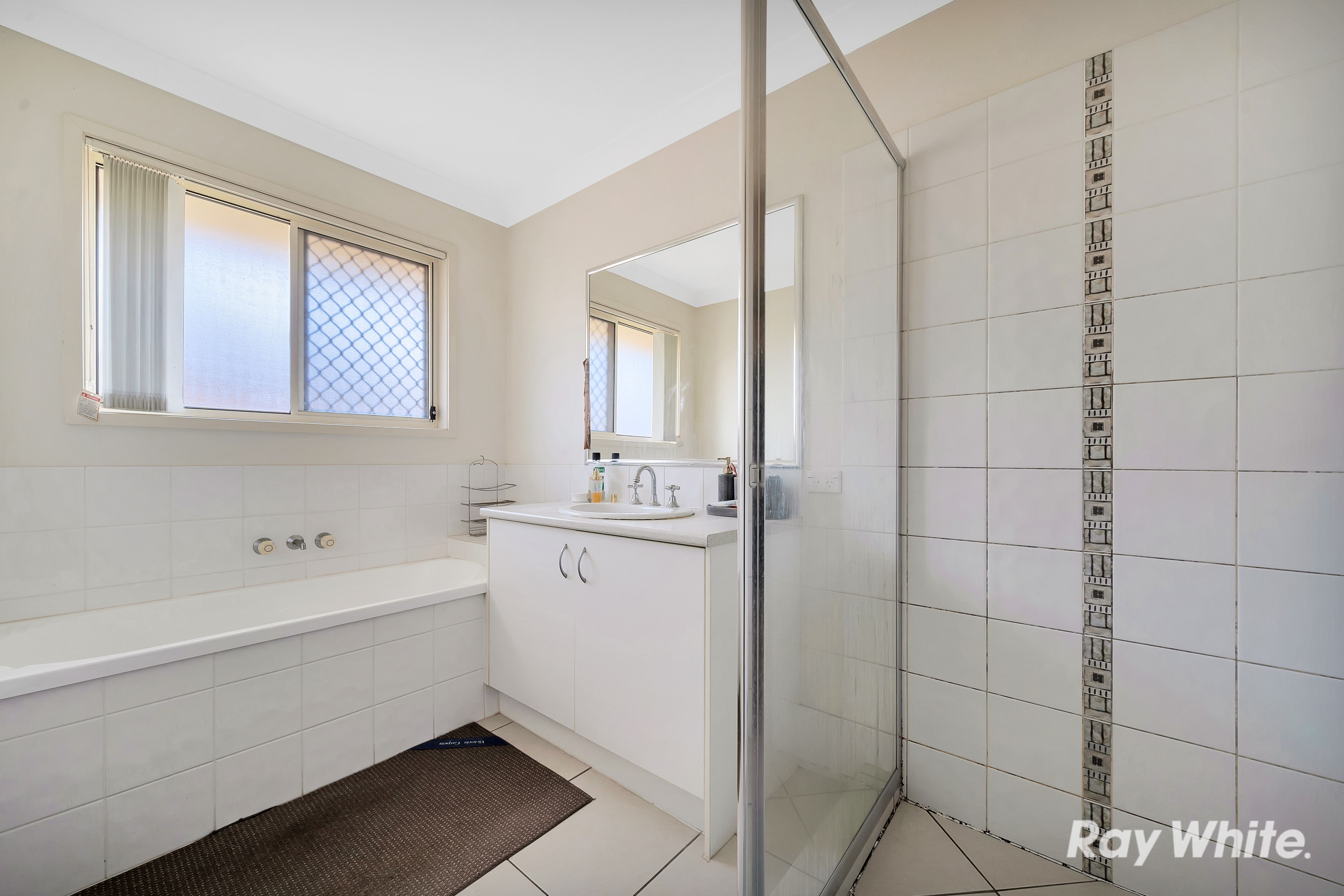 15 Pine Grove Drive, Crestmead, QLD 4132