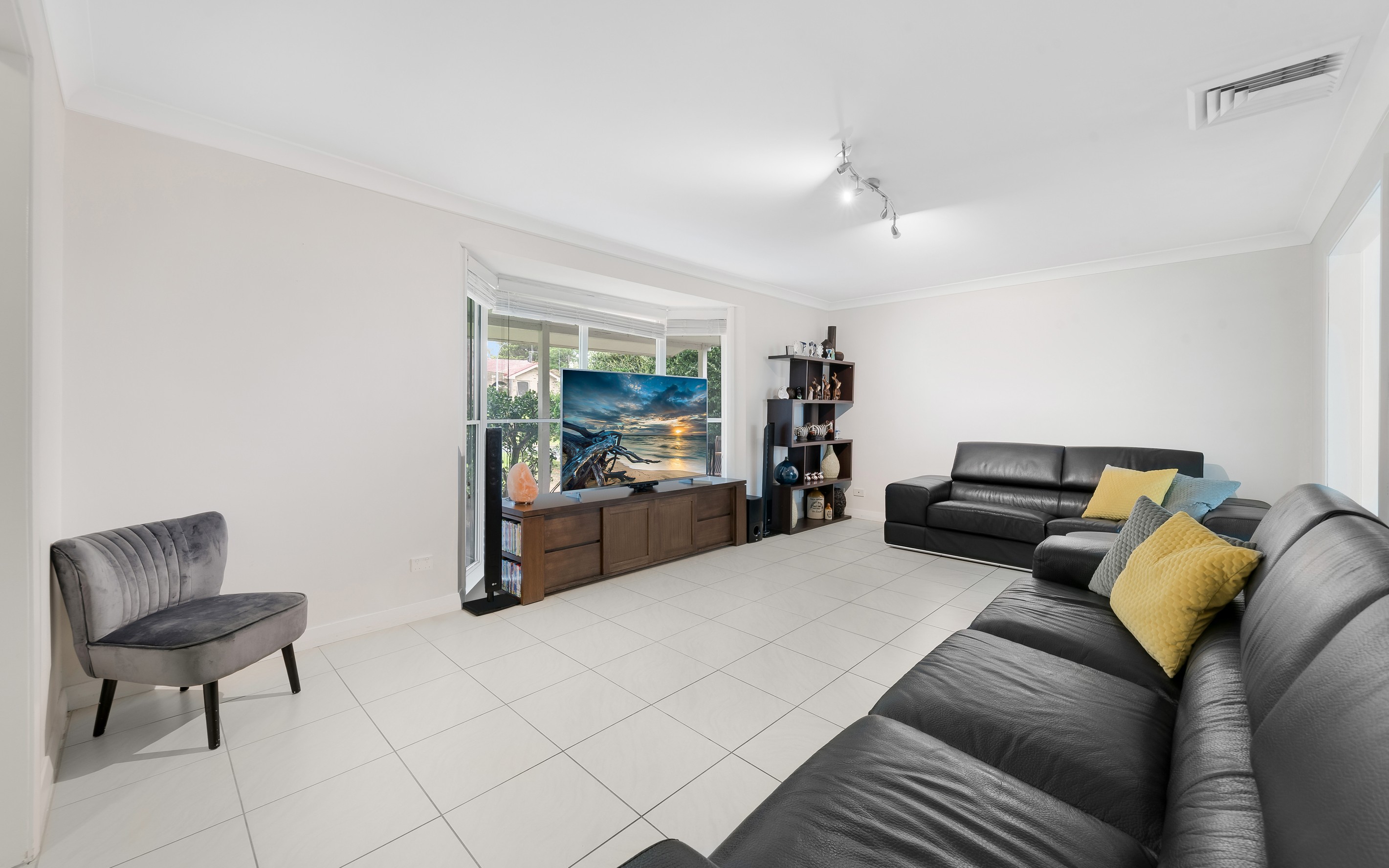 18 Amanda Place, Ingleburn, NSW 2565