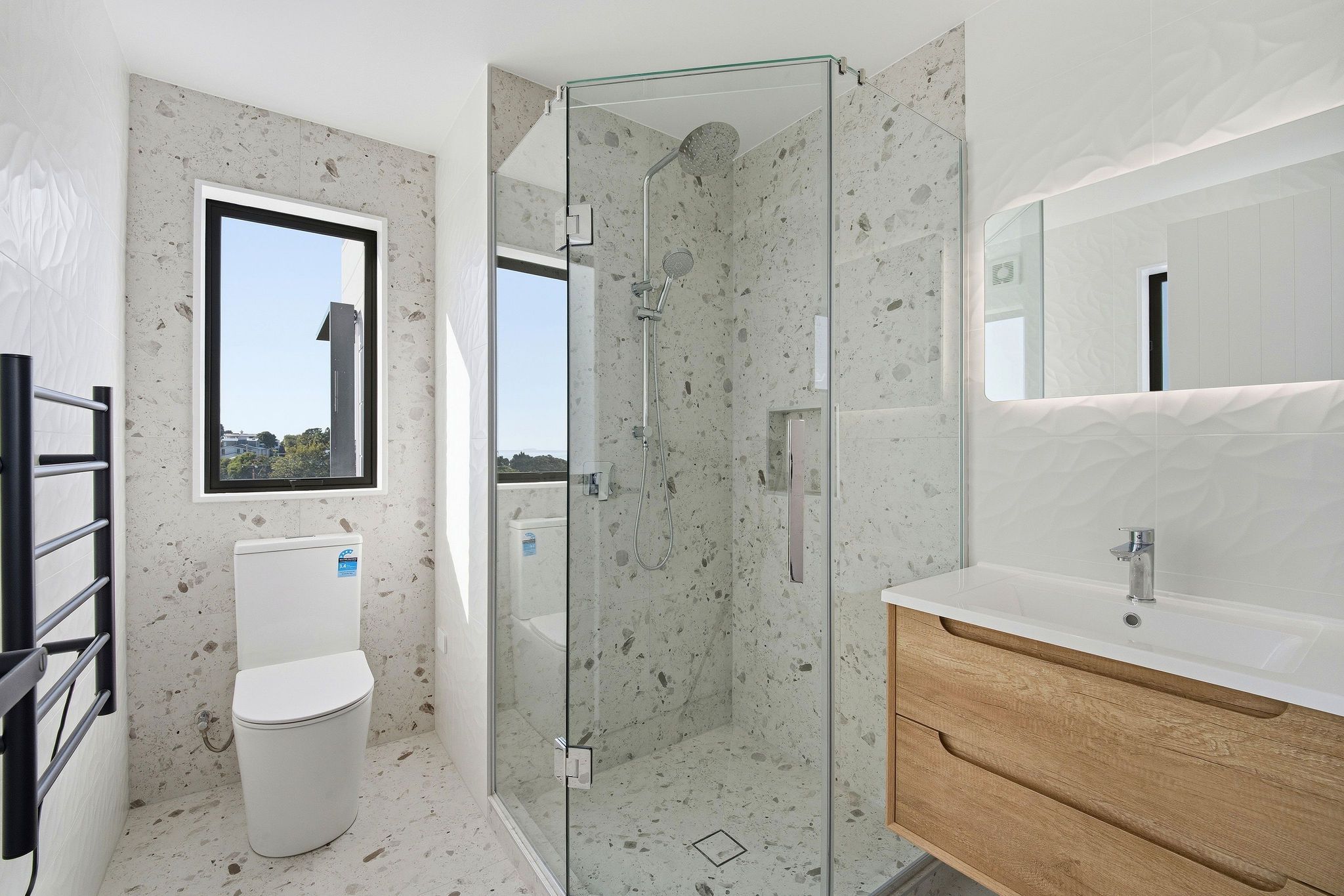 2/8 Park Rise, Campbells Bay, North Shore City