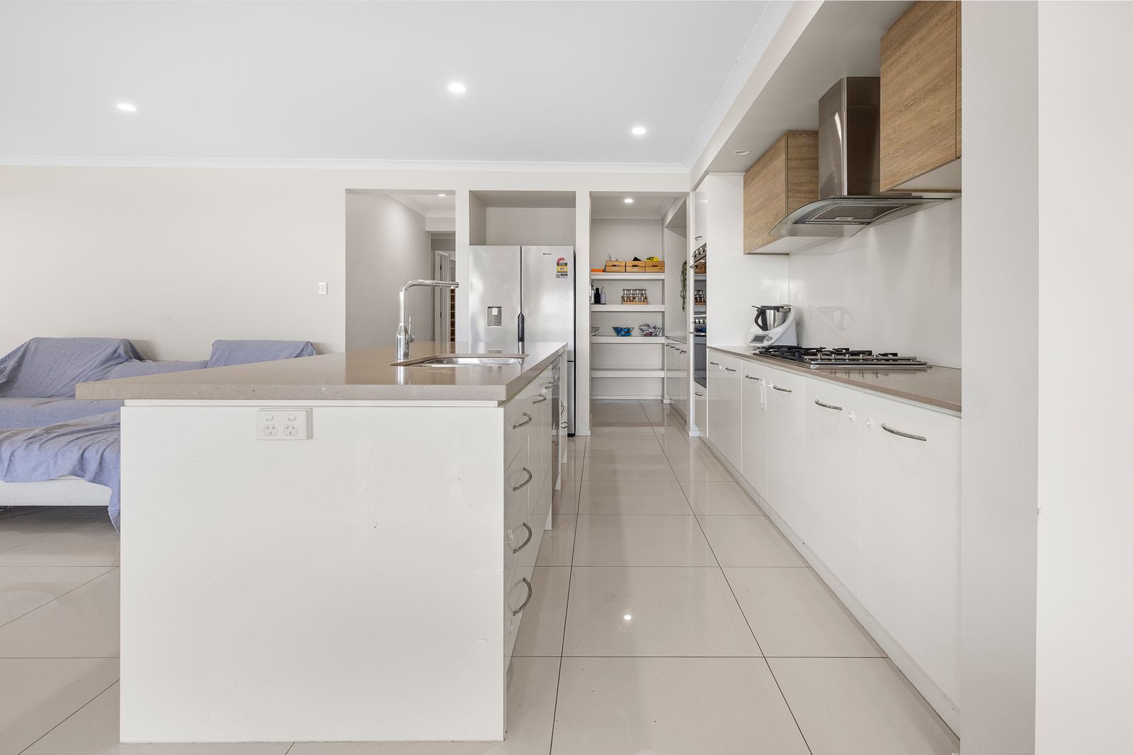 33 Ellabay Crescent — photo 5 of 18