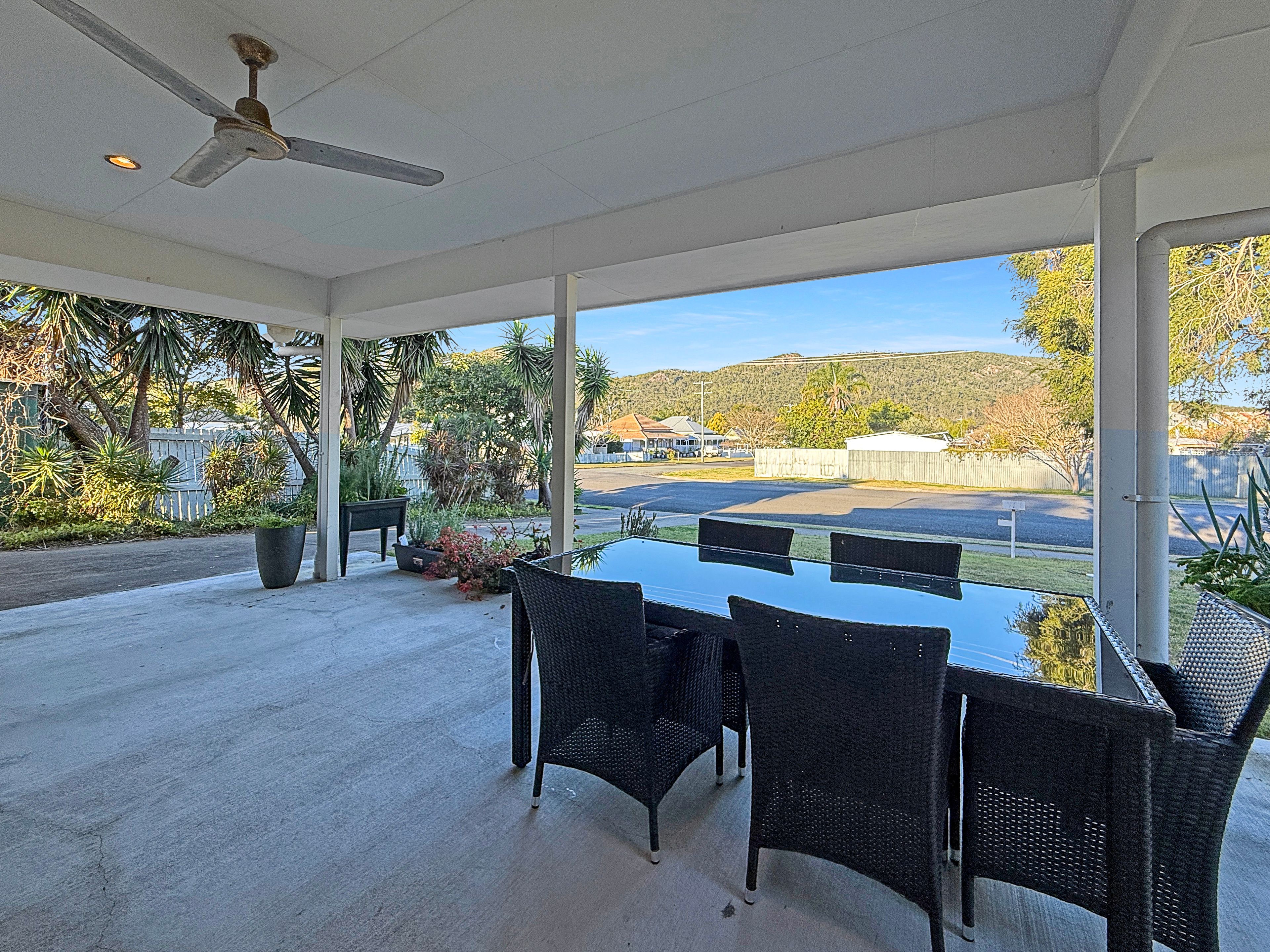 27 Edward Street, Esk, QLD 4312