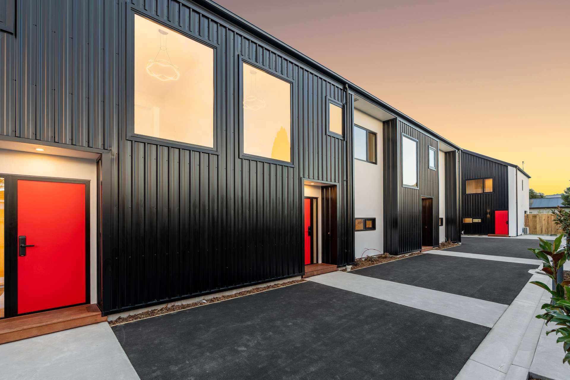 2/490 Cashel Street photo 2
