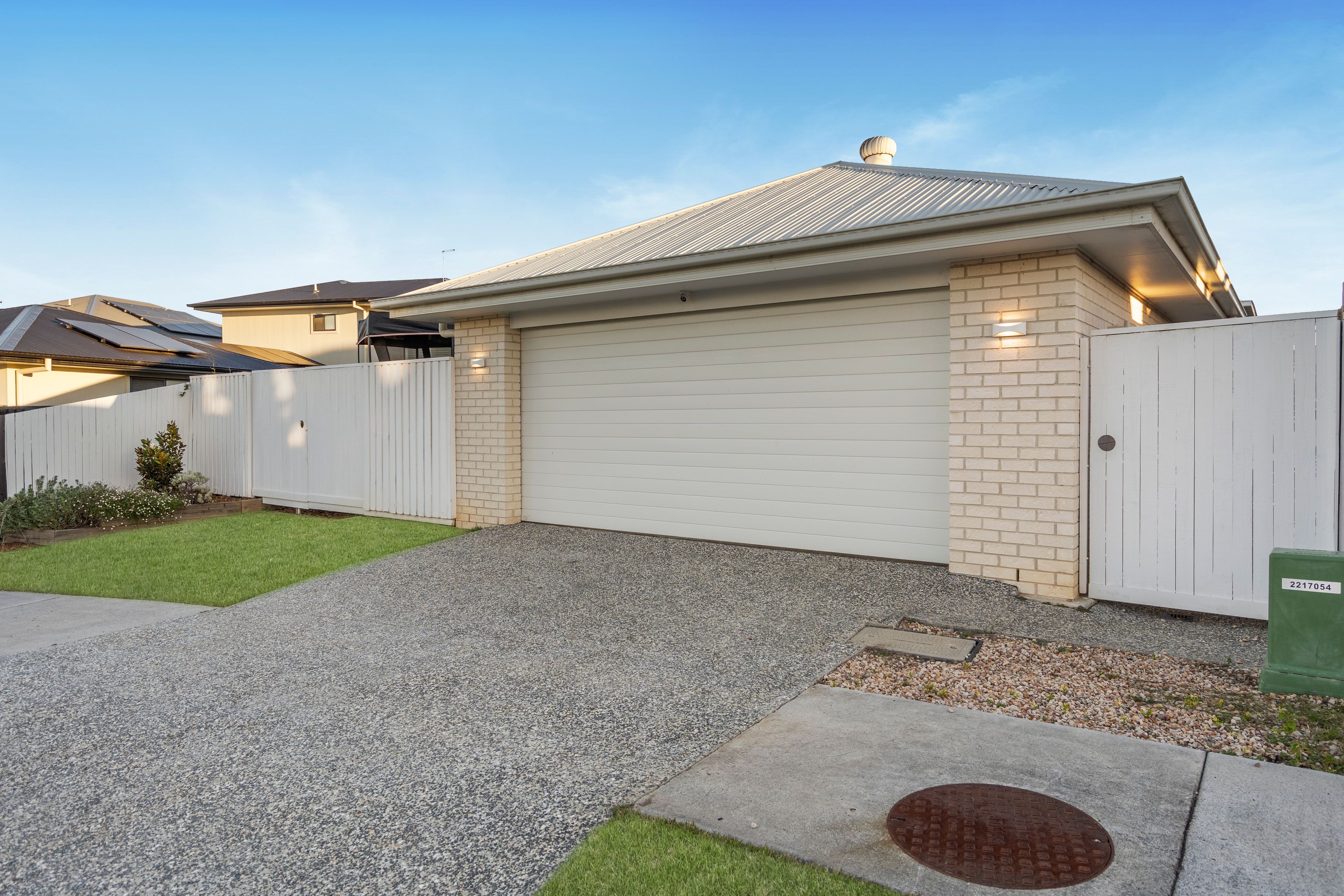 29 Shoreline Avenue, Redland Bay, QLD 4165