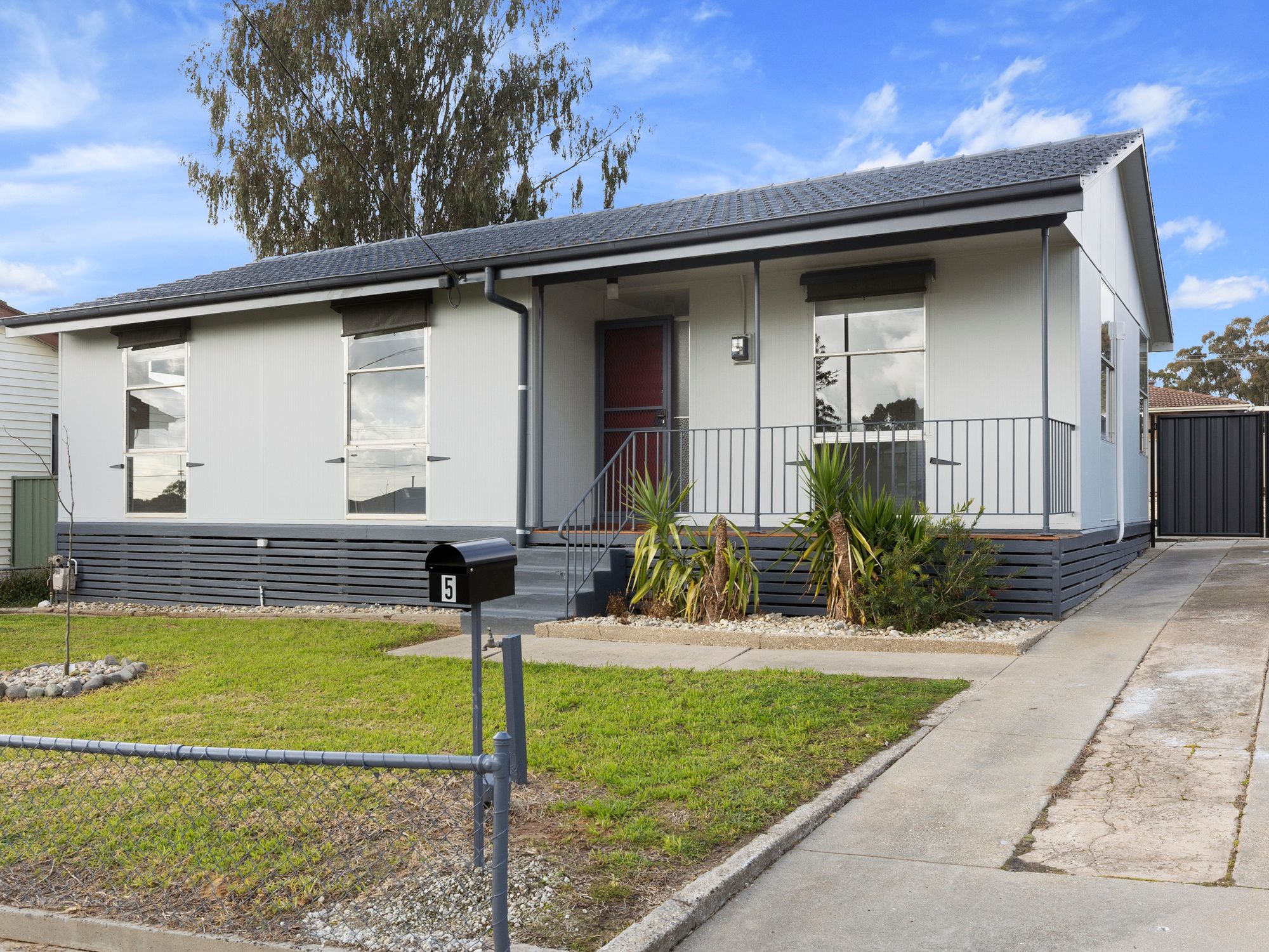 5 Smith Street, Seymour VIC 3660