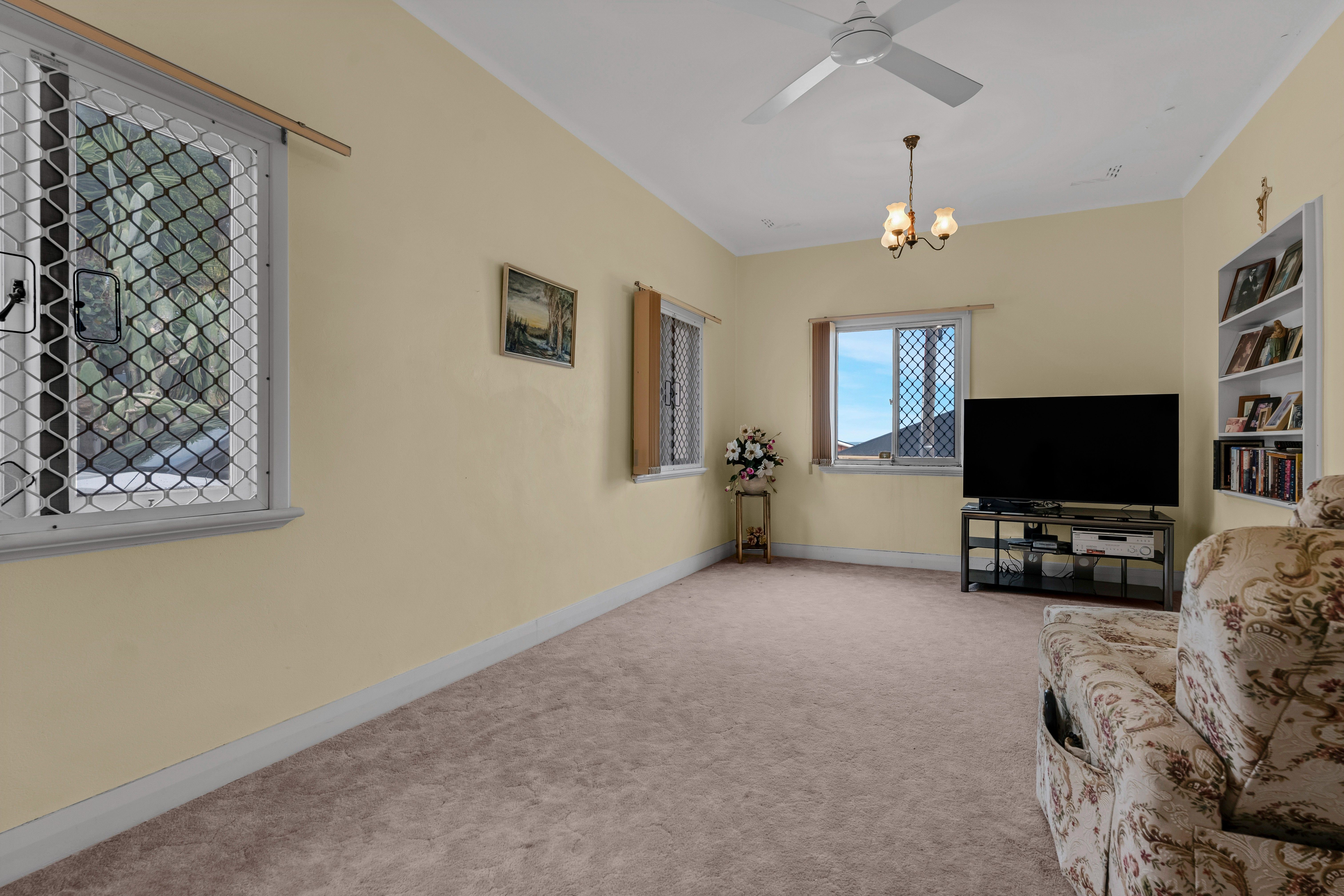 214 George Road — photo 11 of 28