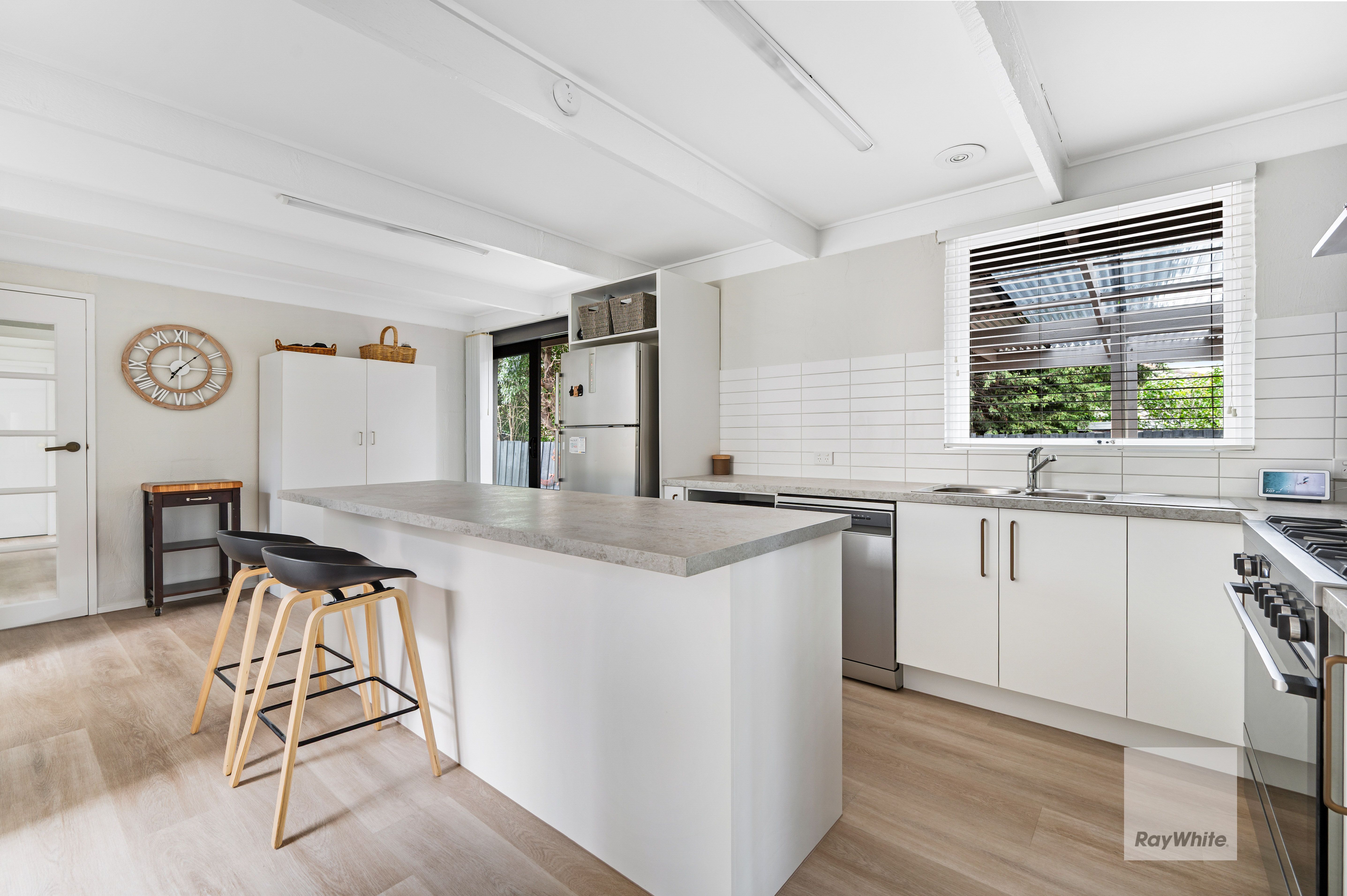 35 Dunfield Drive — photo 5 of 24