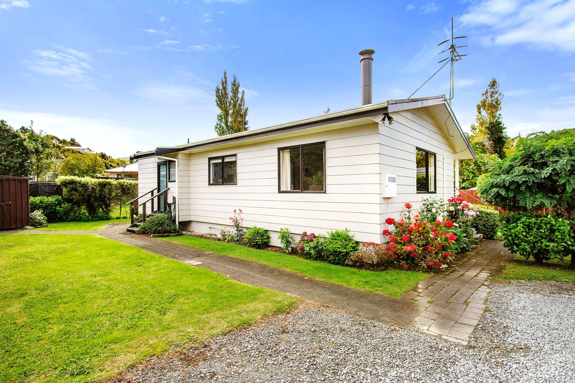 68a Stokes Valley Road photo 11