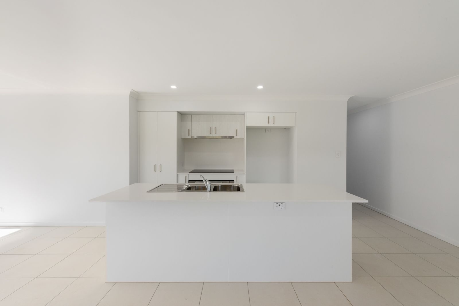 75 Dominique Way, Flinders View, QLD 4305