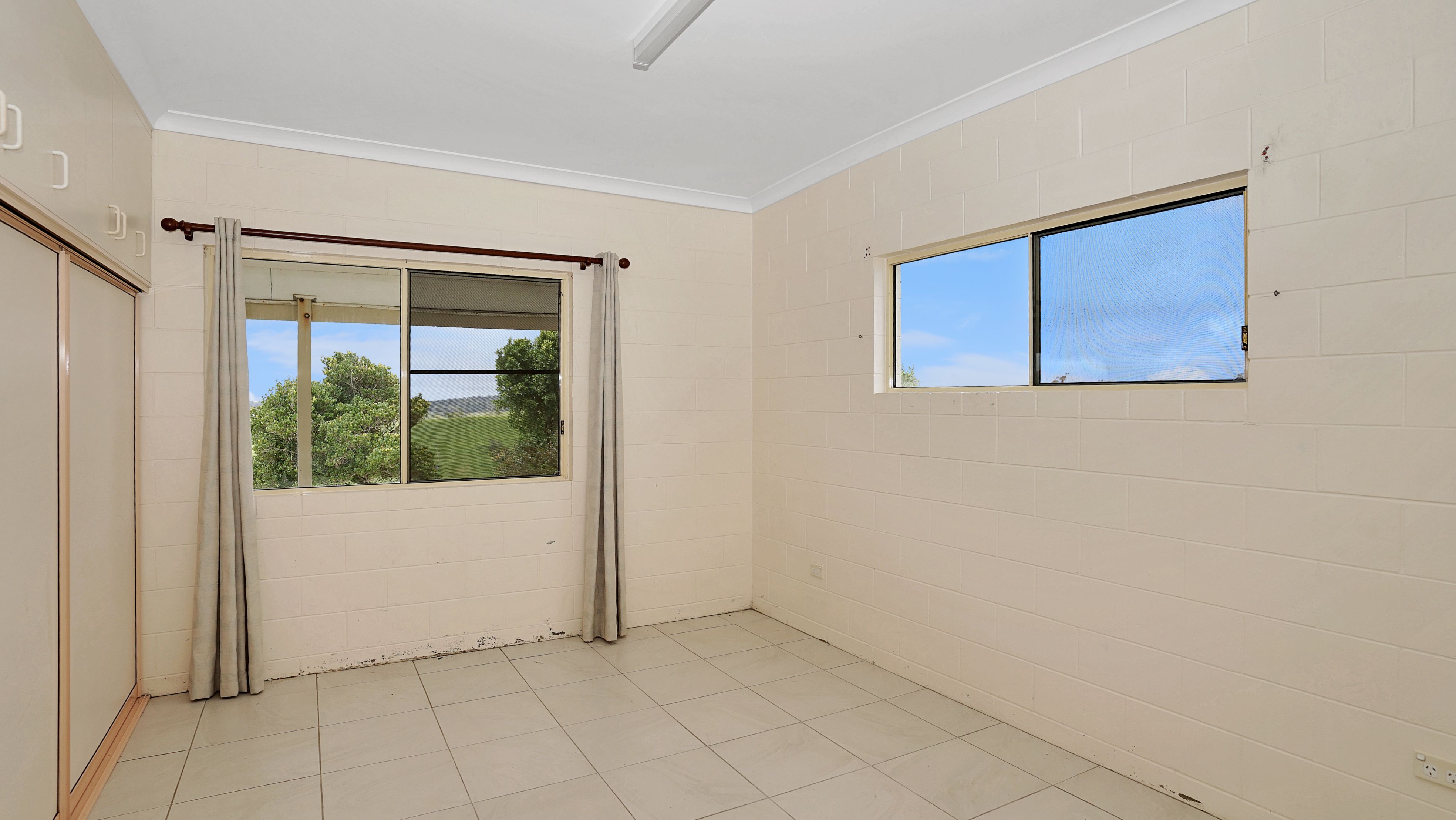 110 Blacks Road — photo 10 of 29