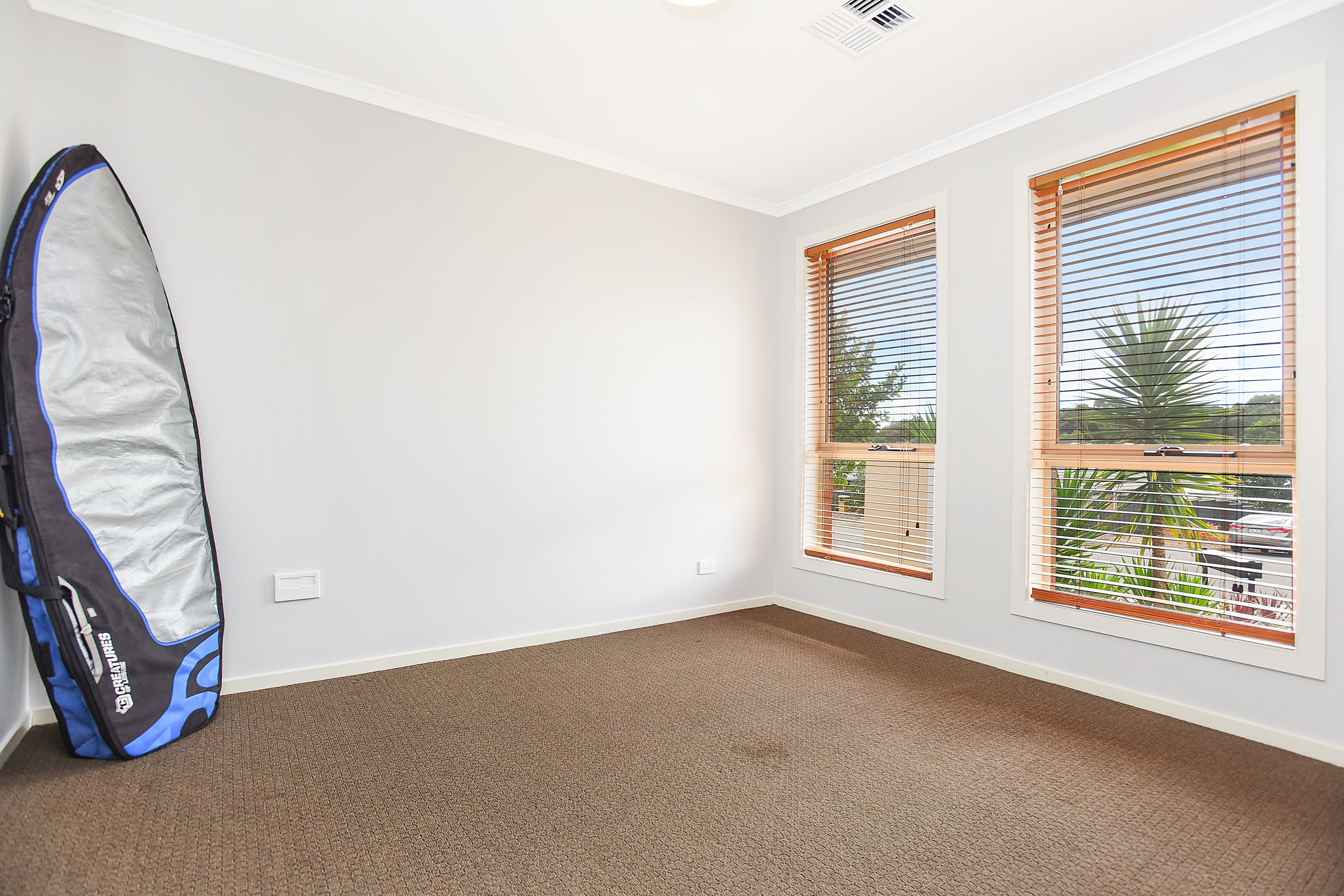 1-14 Cabernet Close — photo 5 of 19