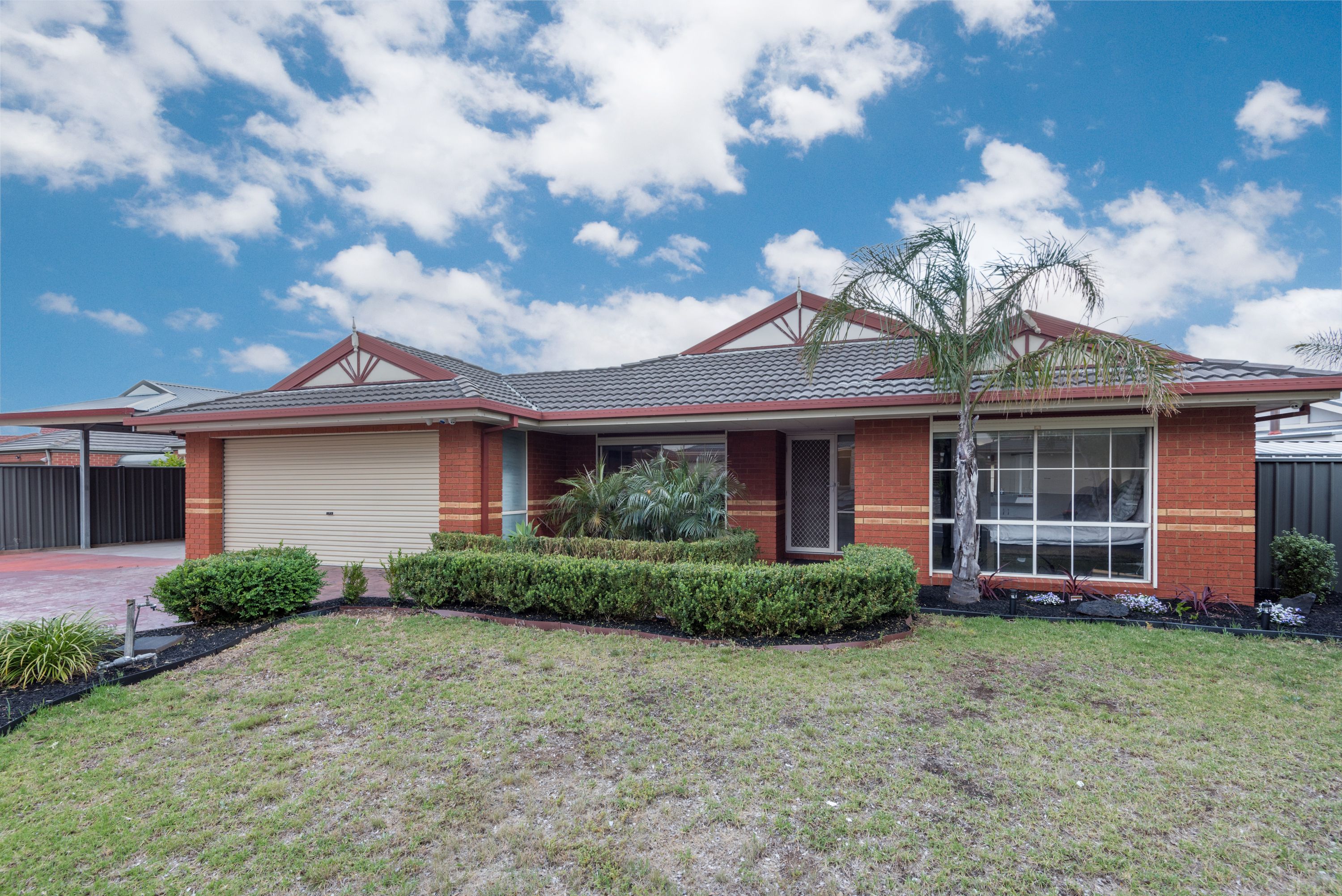 4 Corowa Crescent, Burnside VIC 3023