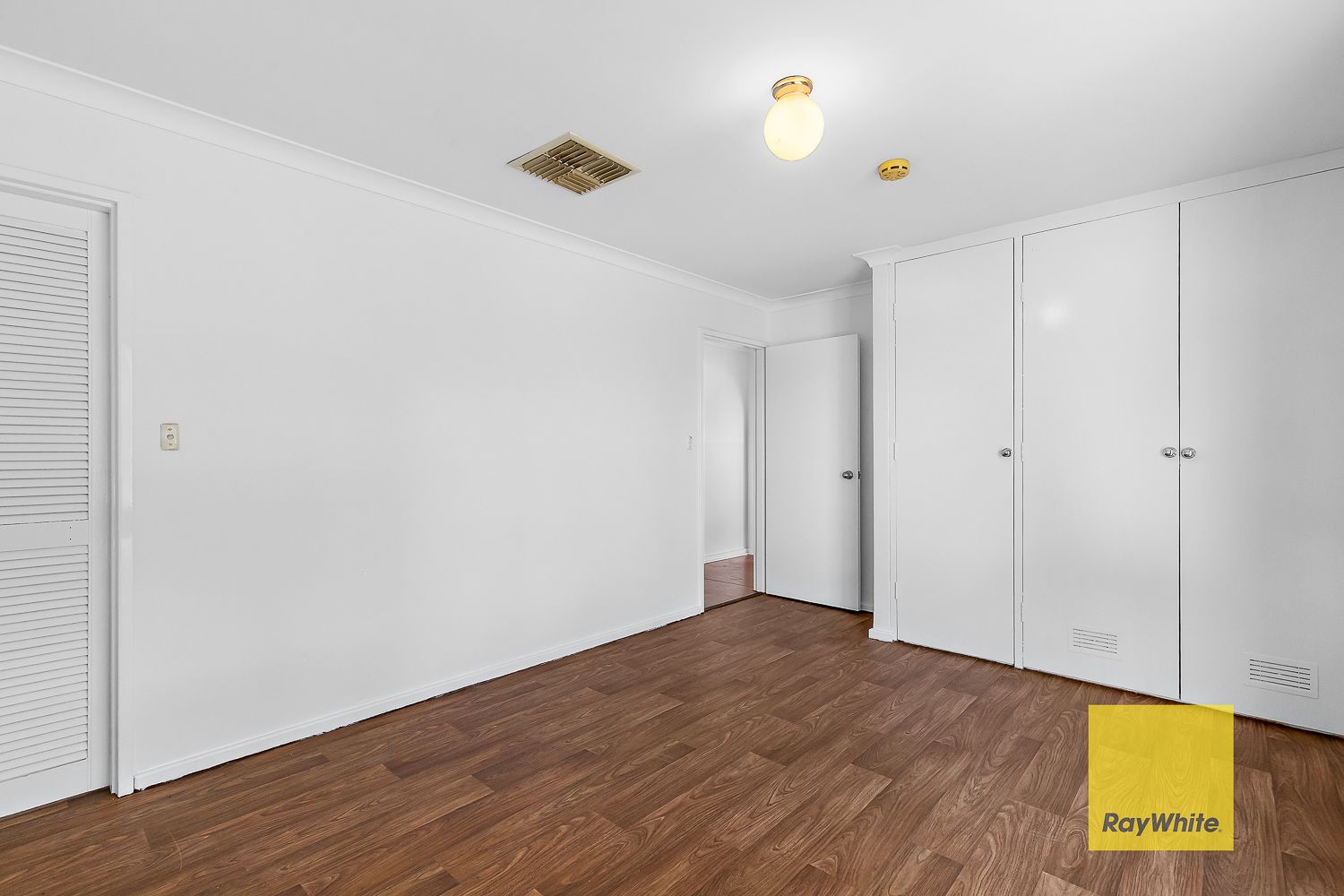 7 Irwin Close — photo 15 of 18