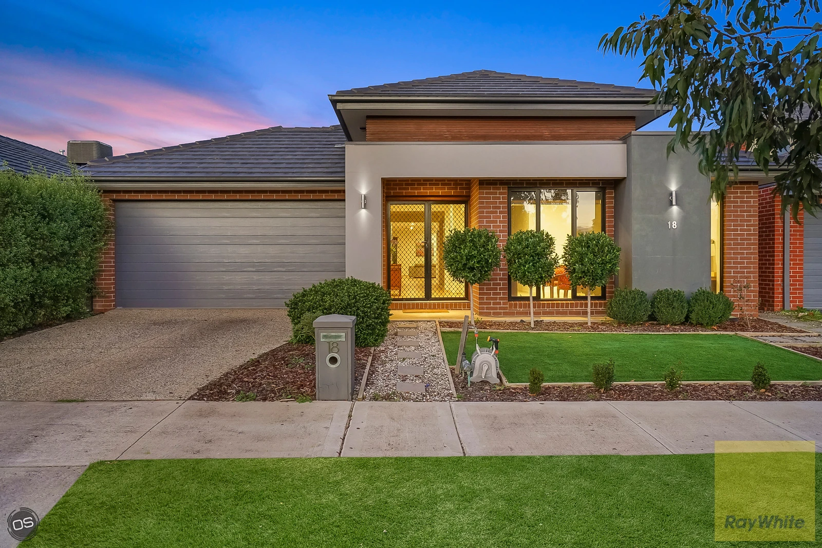 18 Carmine Circuit, Burnside, VIC 3023