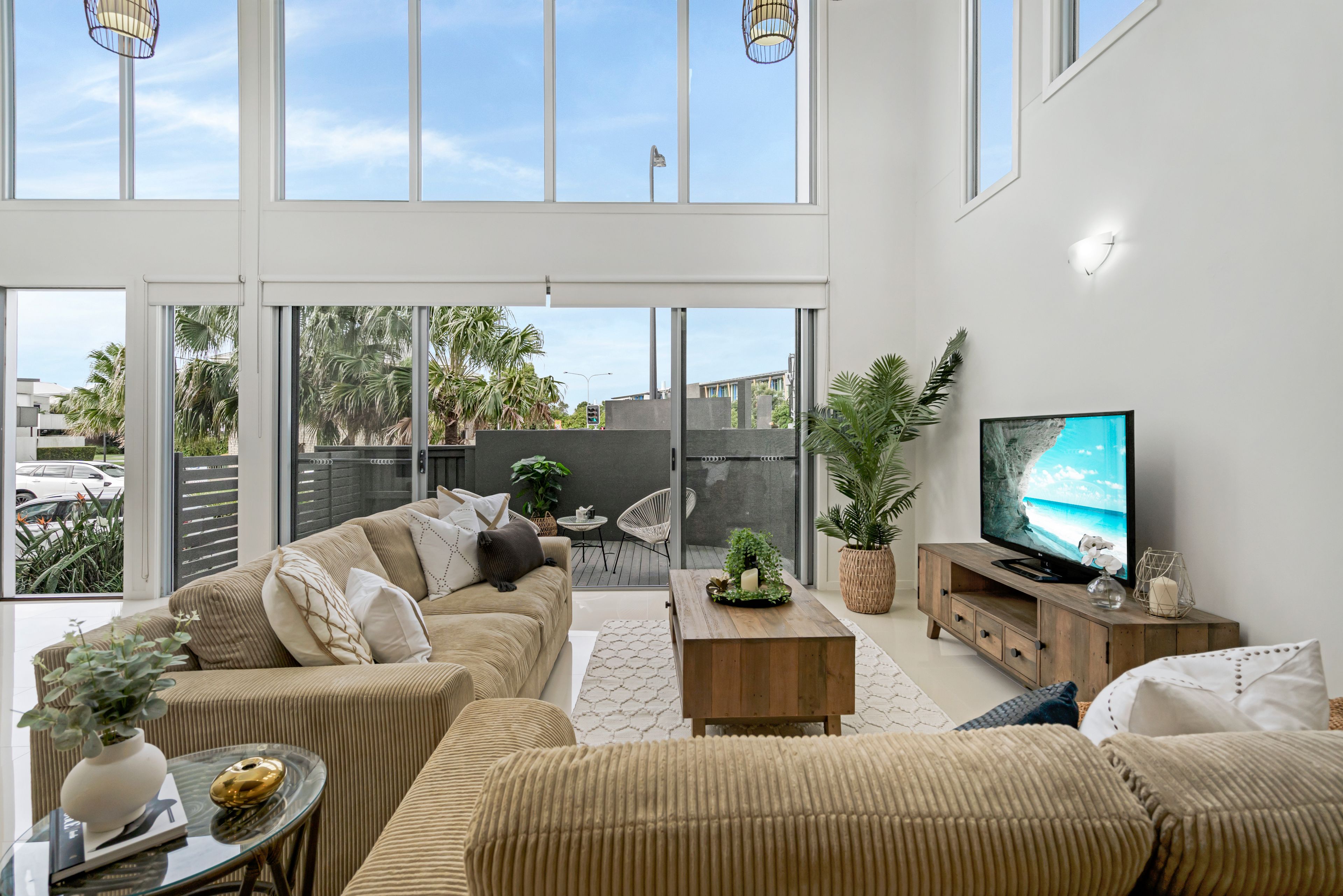 55 South Bay Drive, Varsity Lakes, QLD 4227