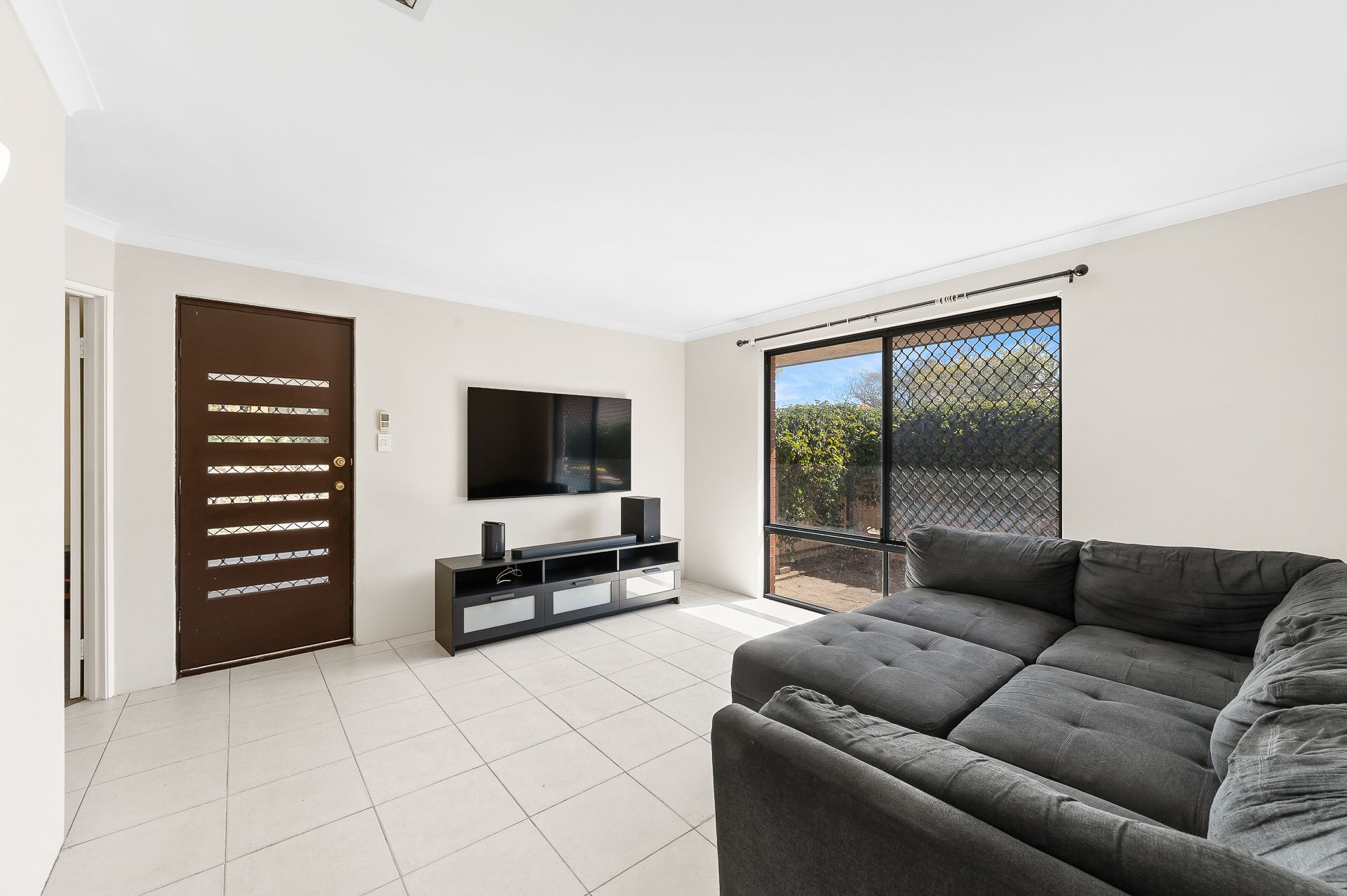 21 Cohn Court — photo 3 of 27