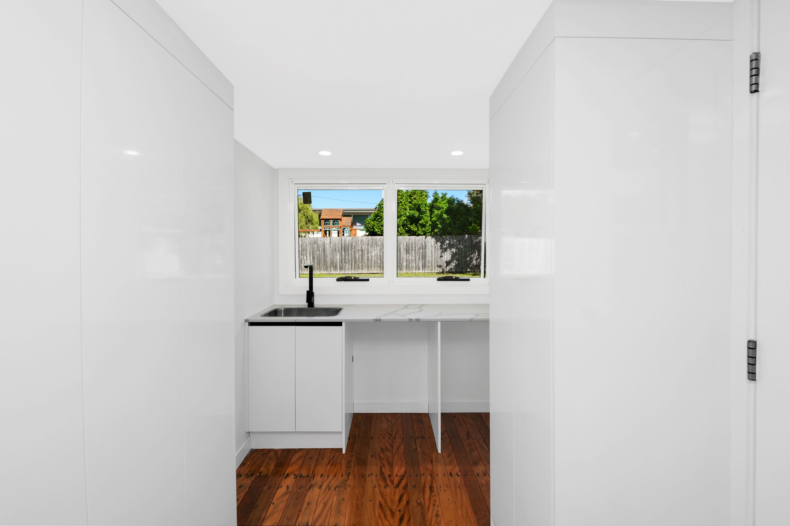 600 Robinson Road — photo 9 of 15