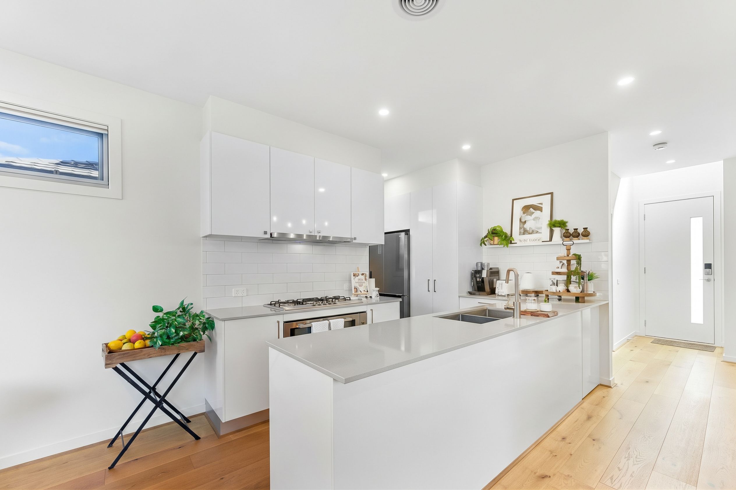 10/118 Kennington Park Drive — photo 4 of 18