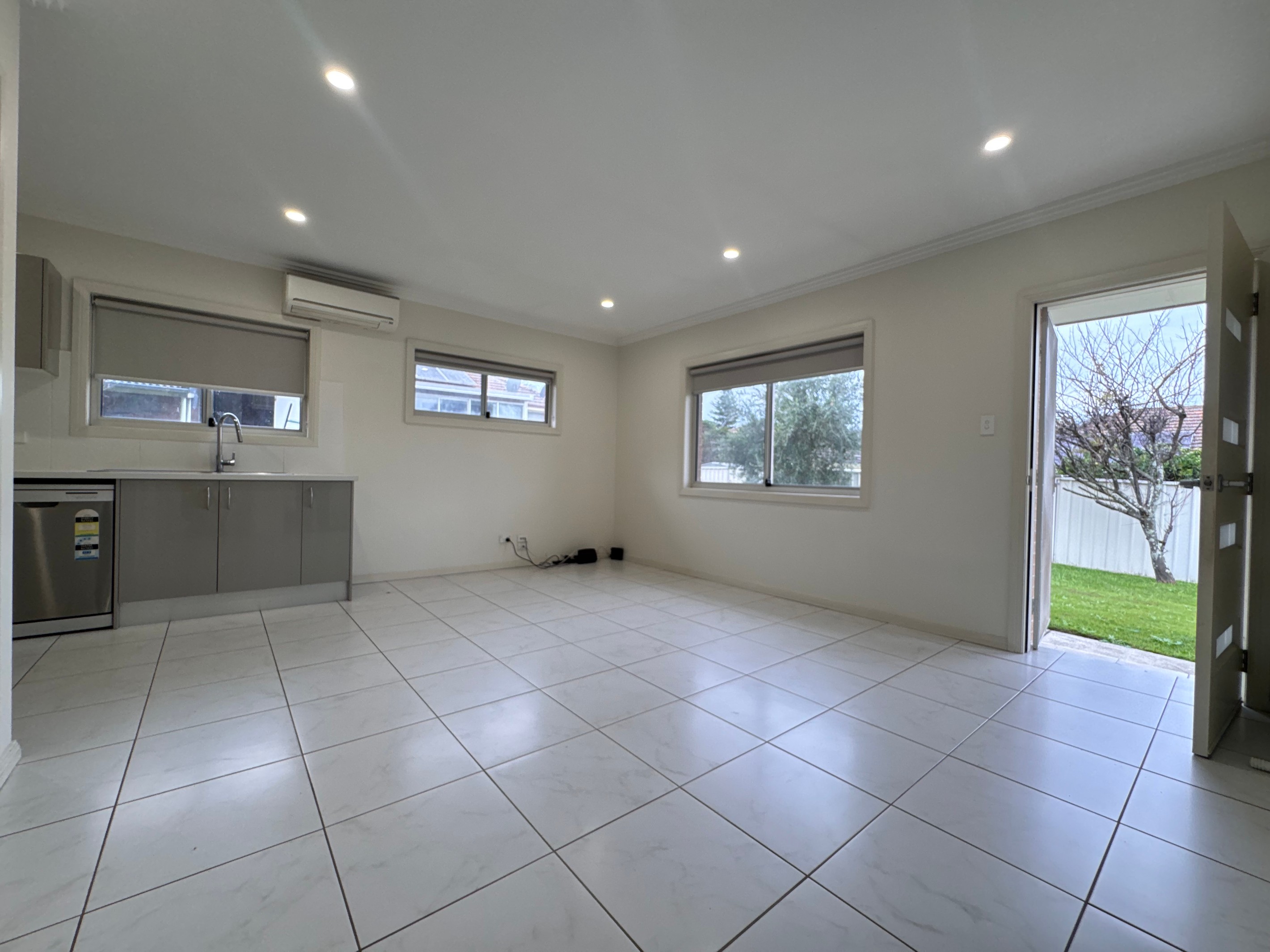 21a PARIS Street, Carlton, NSW 2218