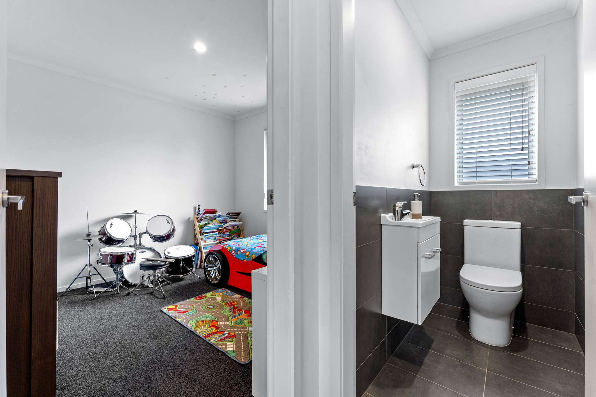 16 Tawhiti Road photo 17