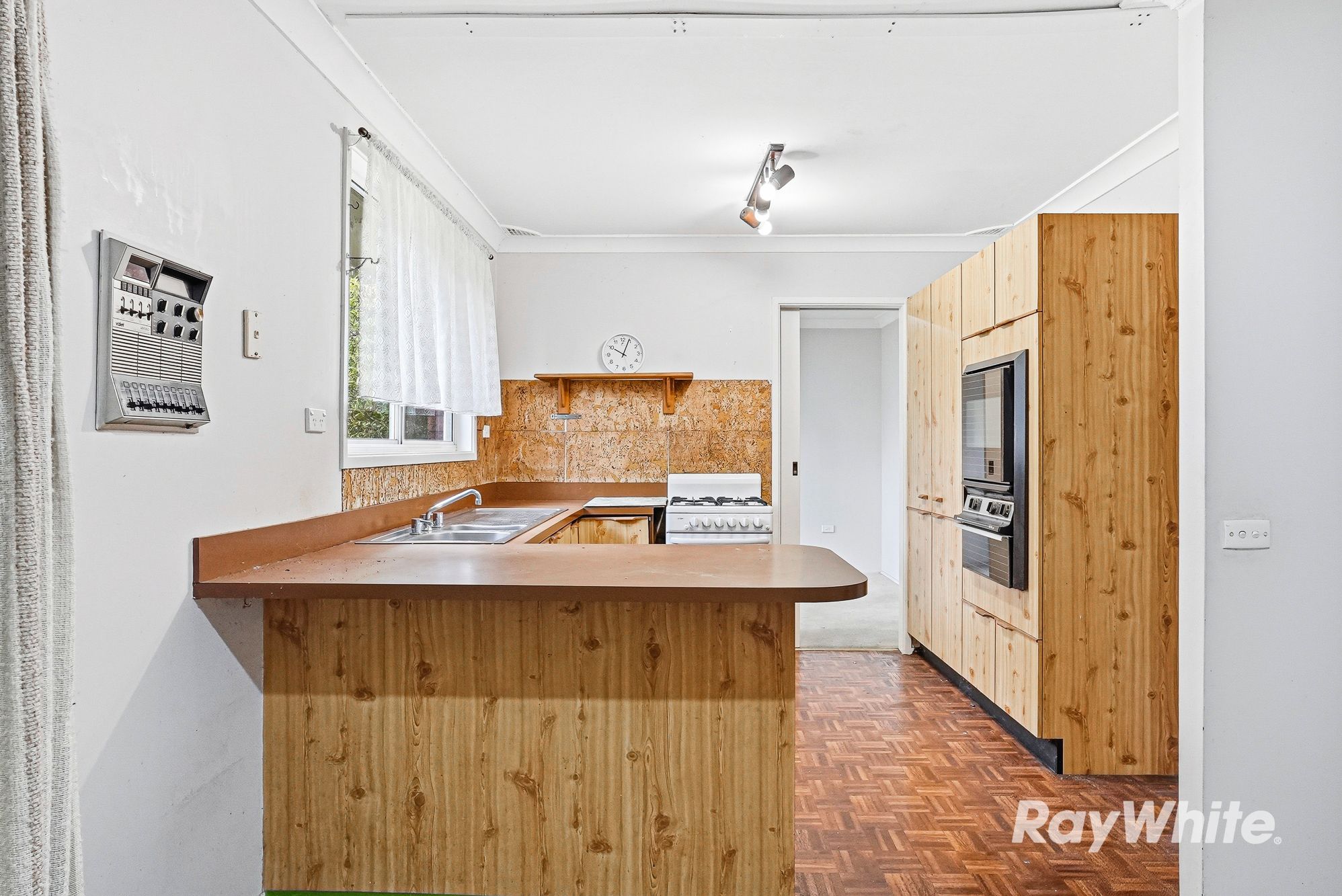 23 Ashgrove Crescent — photo 9 of 20