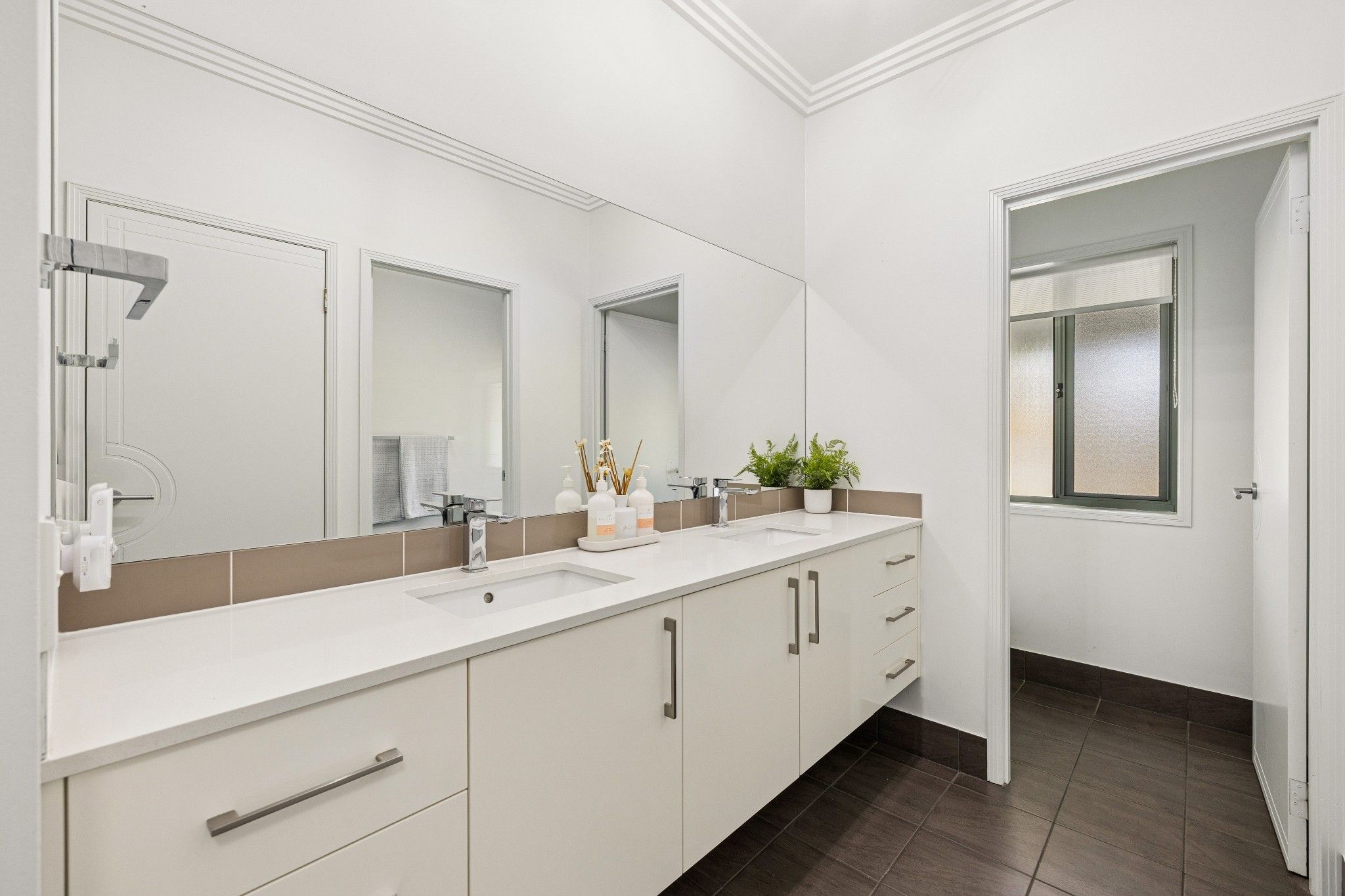 1/33 Rivertree Avenue — photo 14 of 29