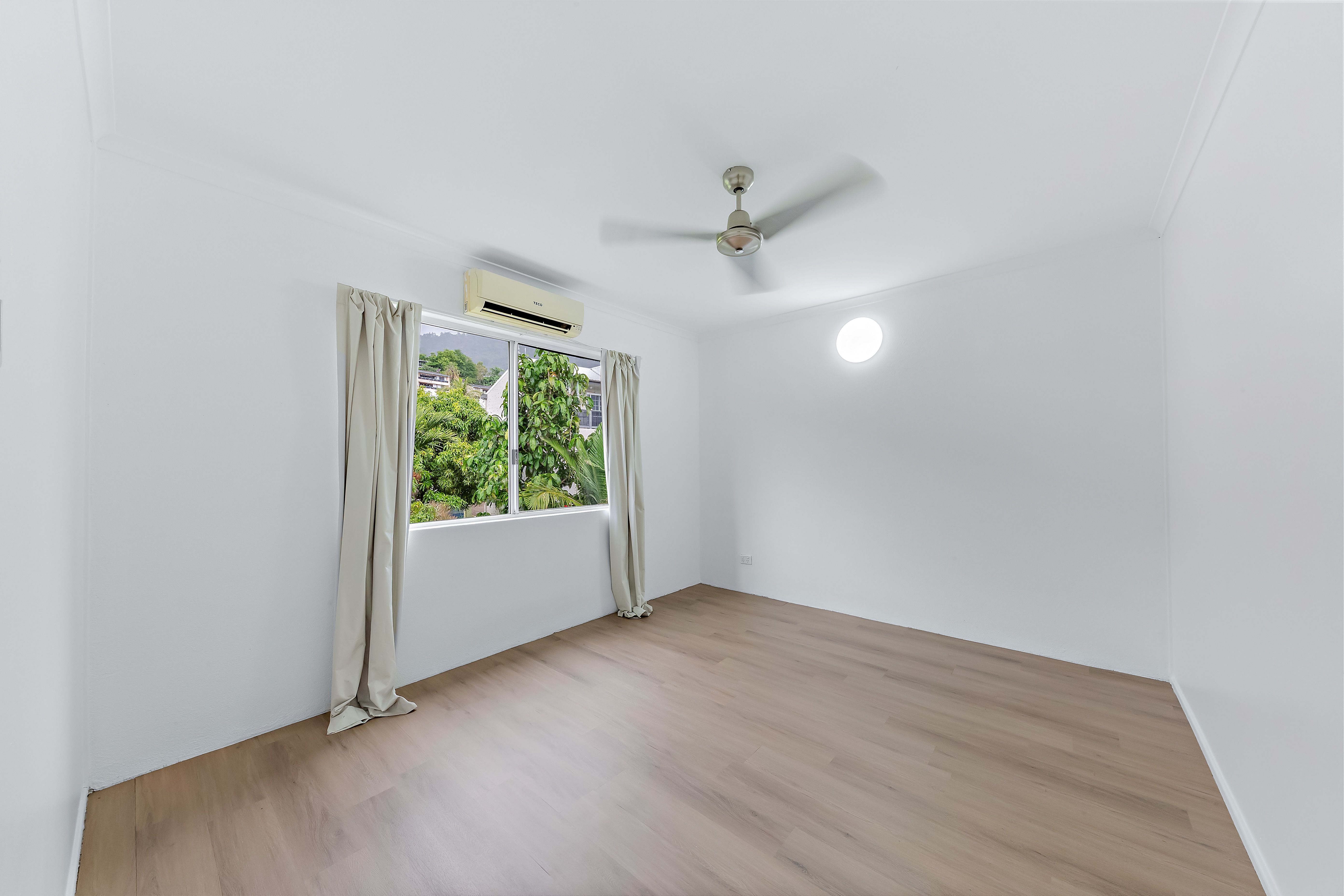 70/3 Eshelby Drive — photo 8 of 13
