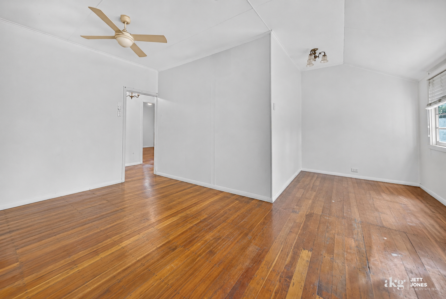730 Kingston Road — photo 4 of 24