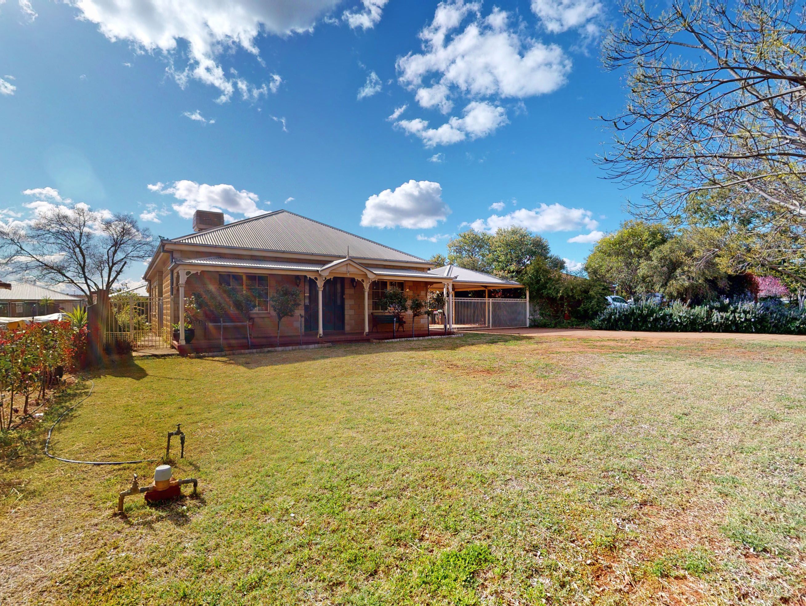 9 Kensington Avenue — photo from Ray White Dubbo