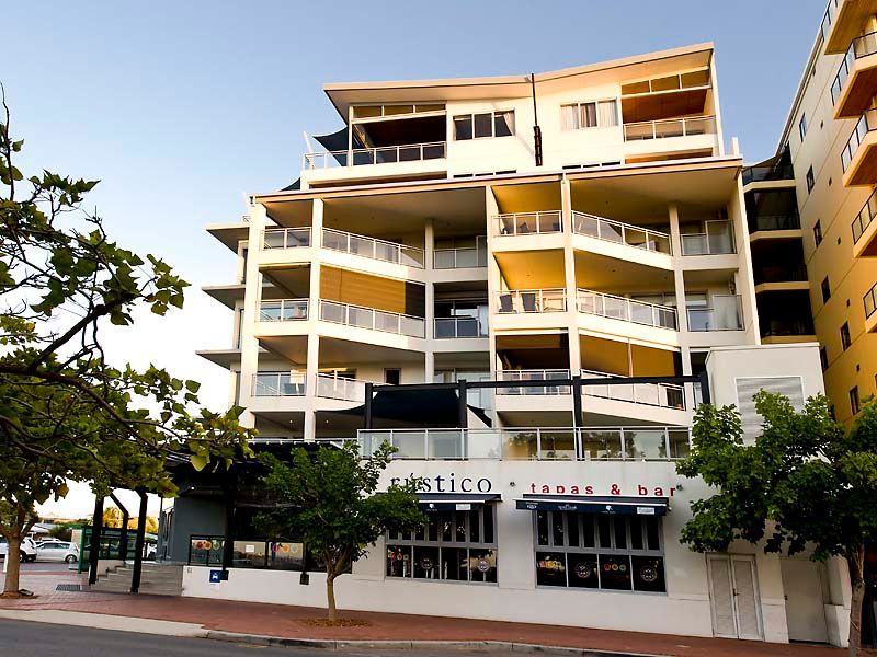 4/61 Rockingham Beach Road, Rockingham, WA 6168