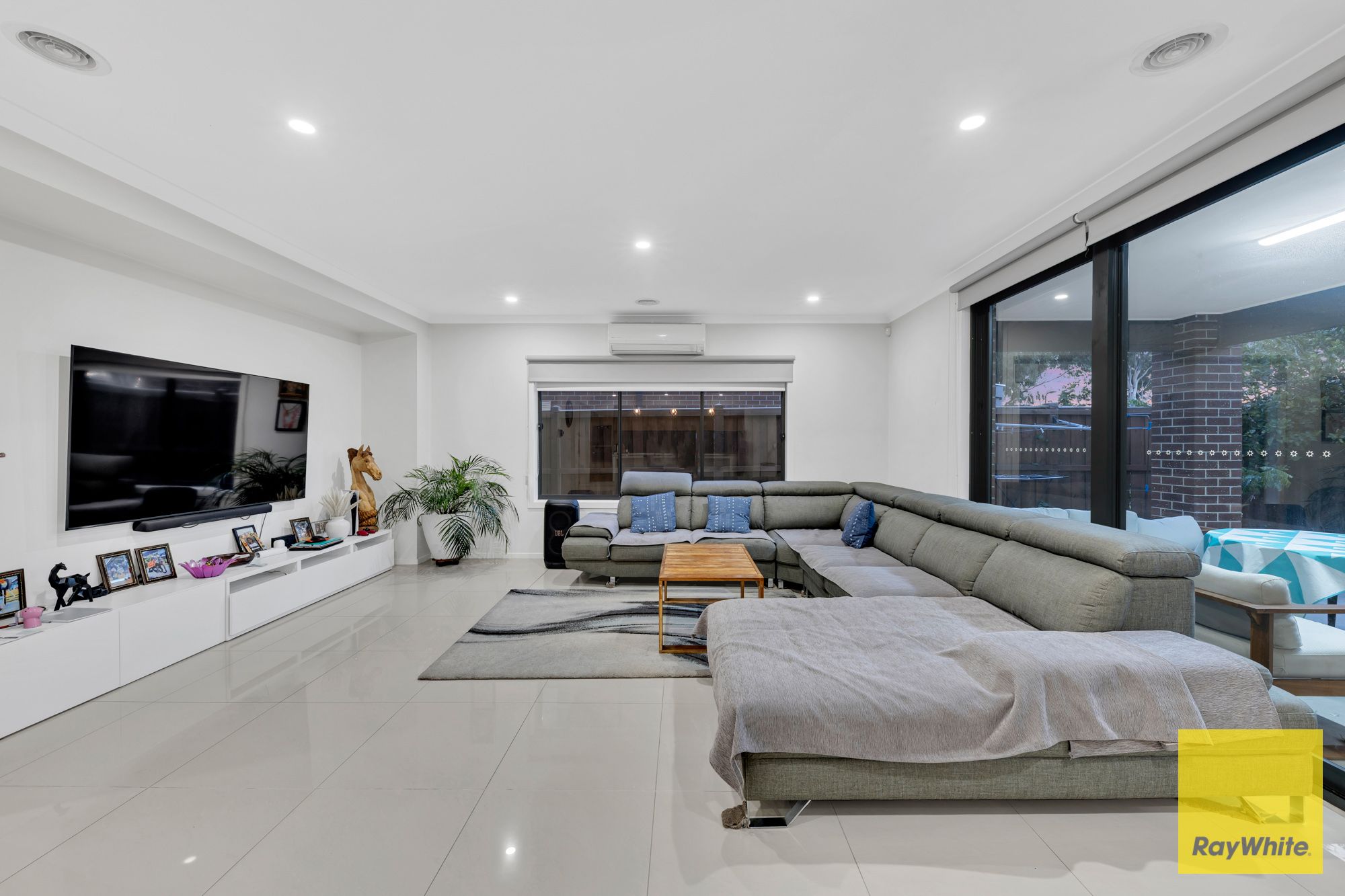 32 Samsara Avenue — photo 9 of 29