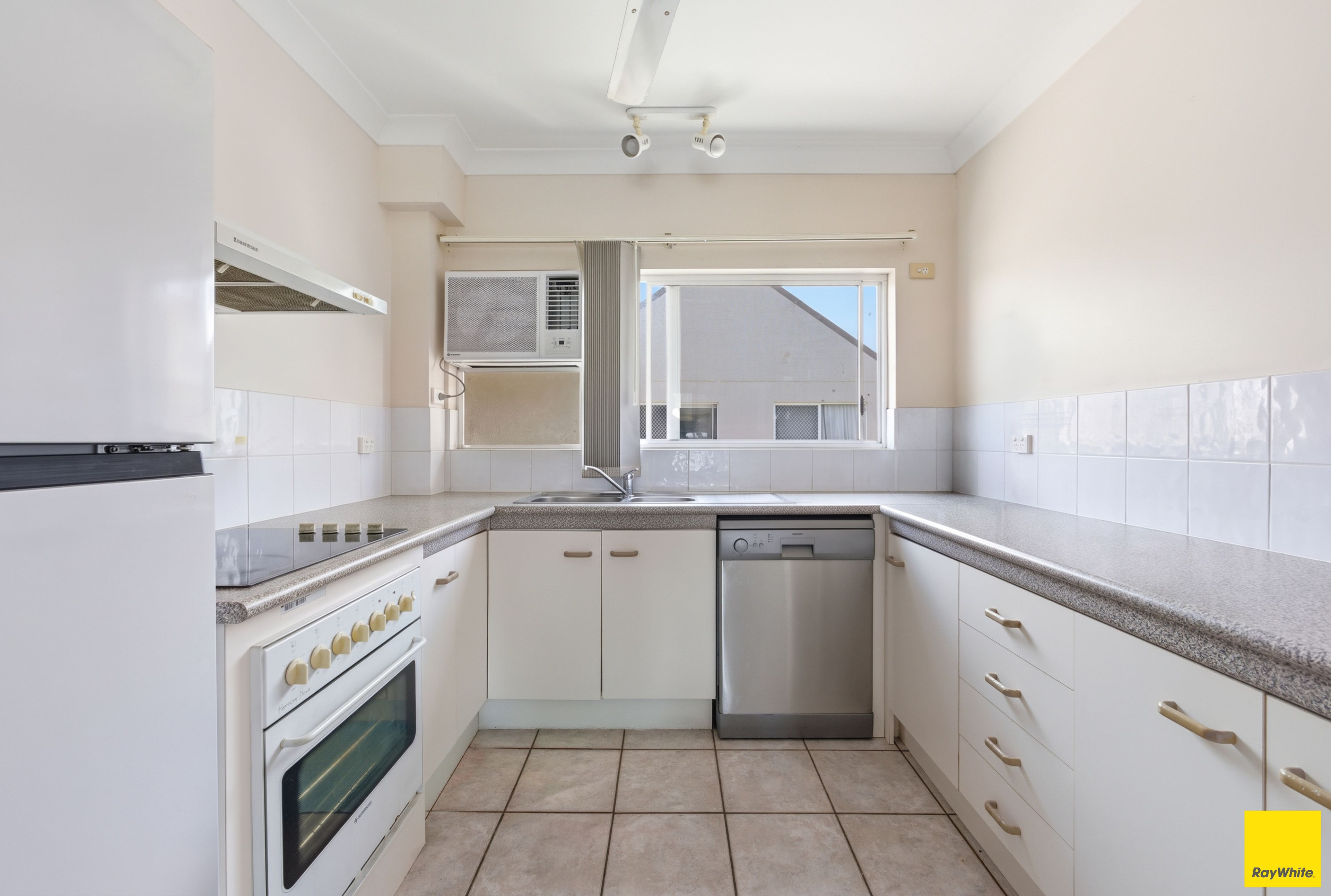17/85-87 Martyn Street — photo 4 of 18