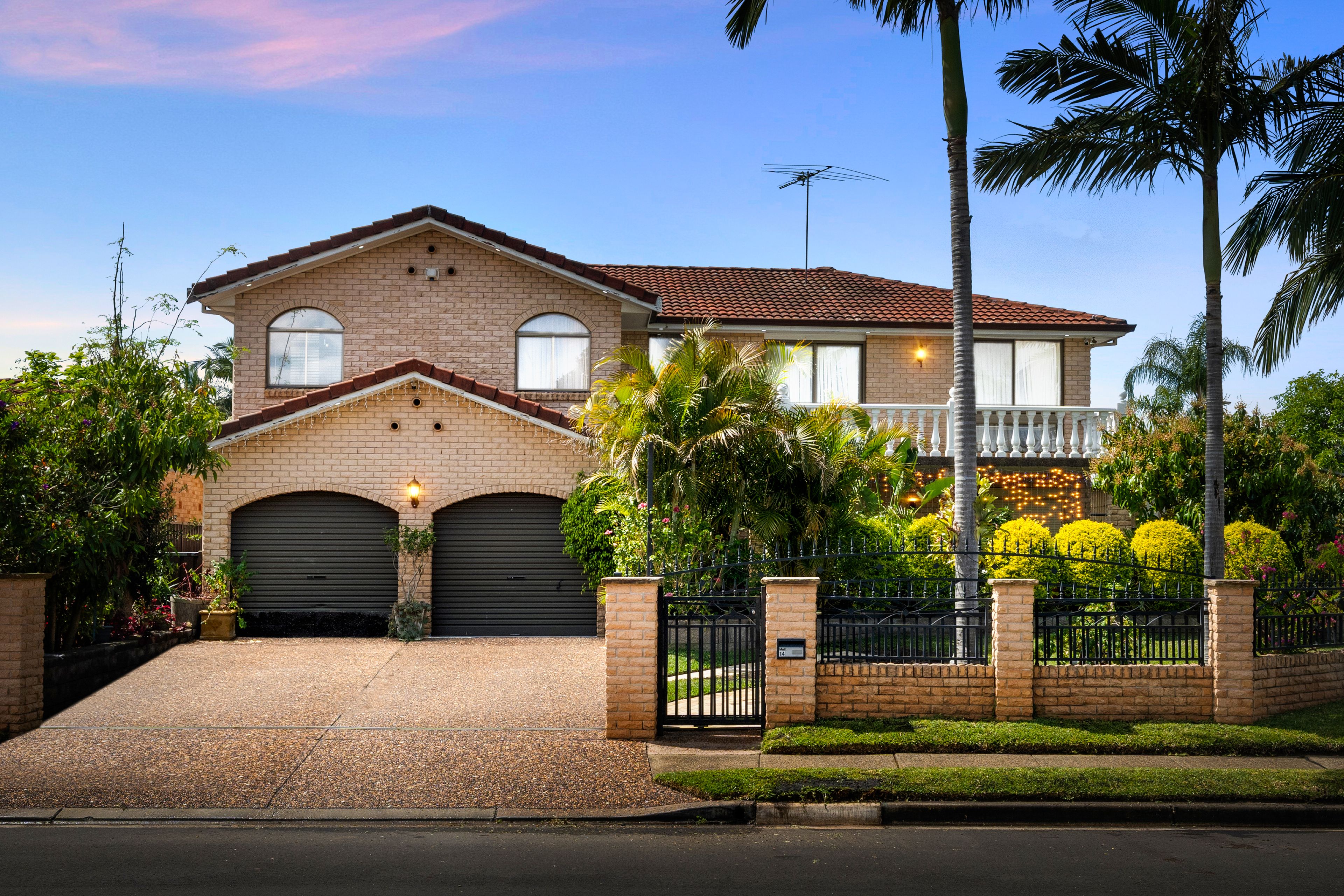 14 Swinborne Crescent , Wetherill Park NSW 2164