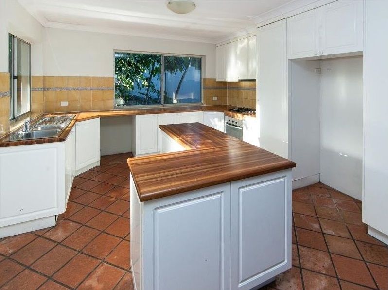 4 Stoneleigh Street, Red Hill, QLD 4059