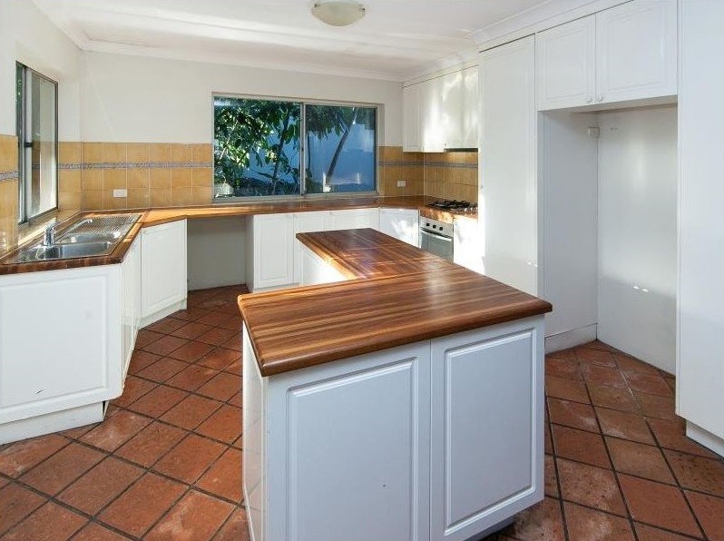 4 Stoneleigh Street, Red Hill, QLD 4059