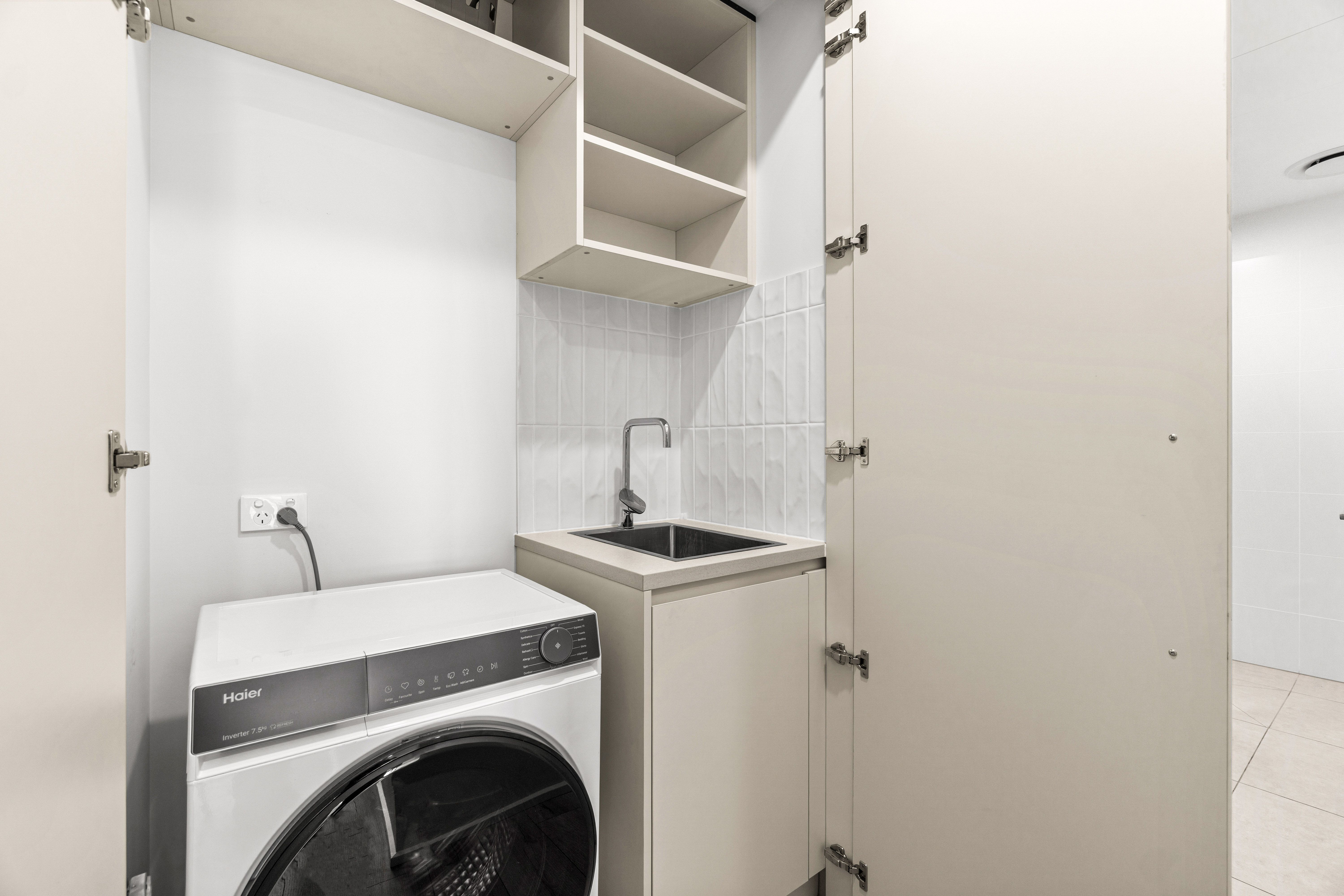 1015/6 Penaluna Place — photo 13 of 14