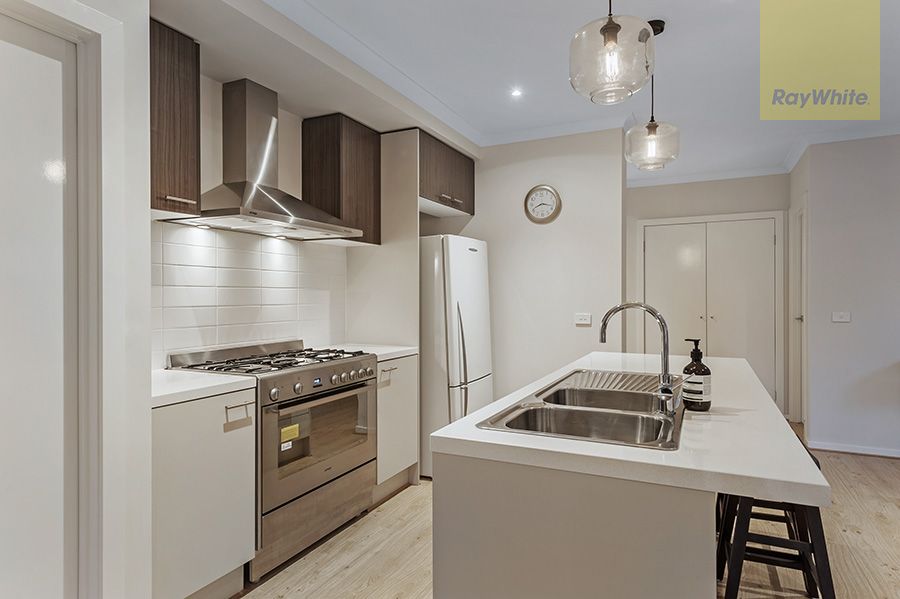10 Iron Bridge Road, Craigieburn, VIC 3064